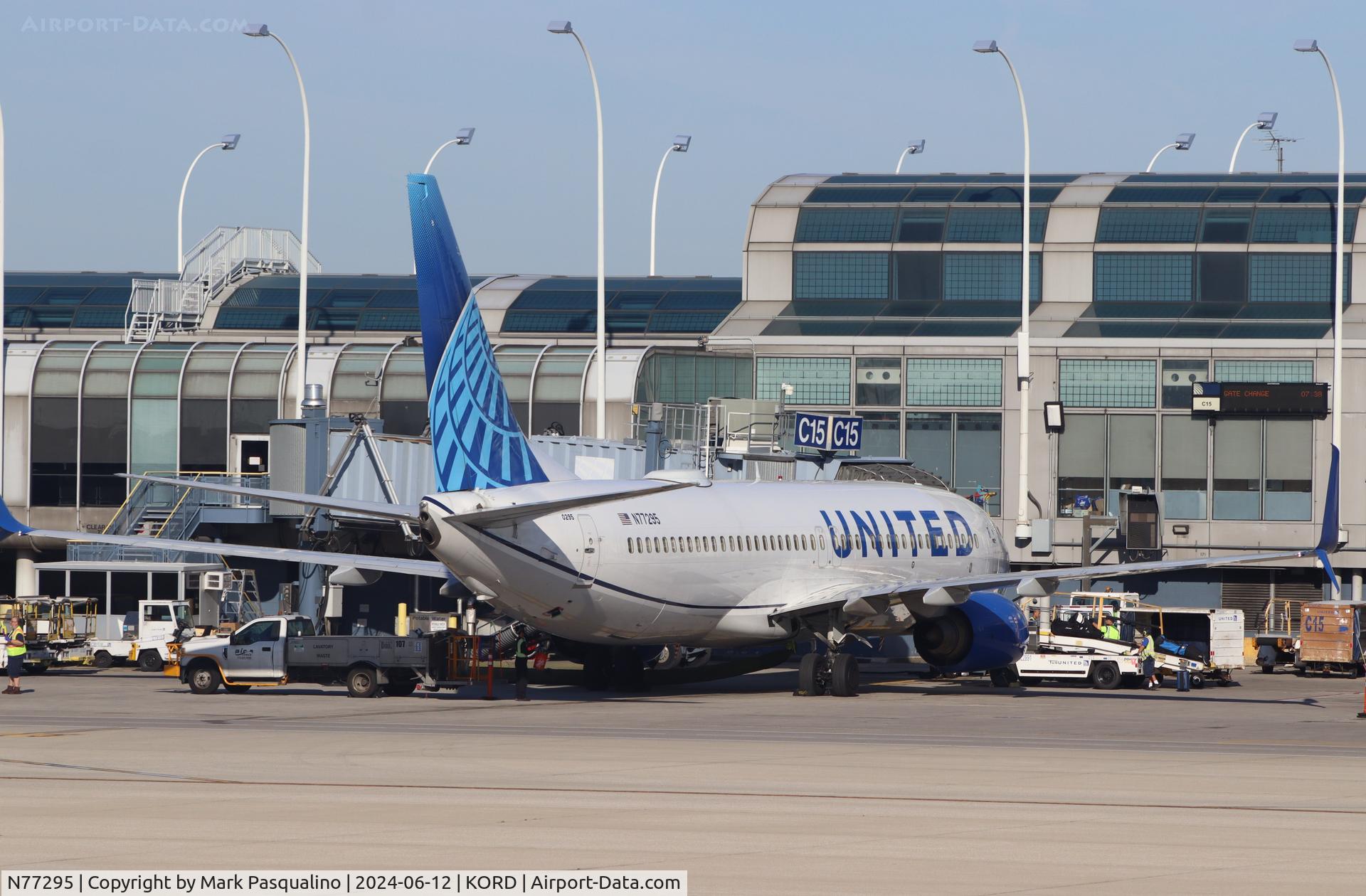 N77295, 2005 Boeing 737-824 C/N 34001, Boeing 737-824