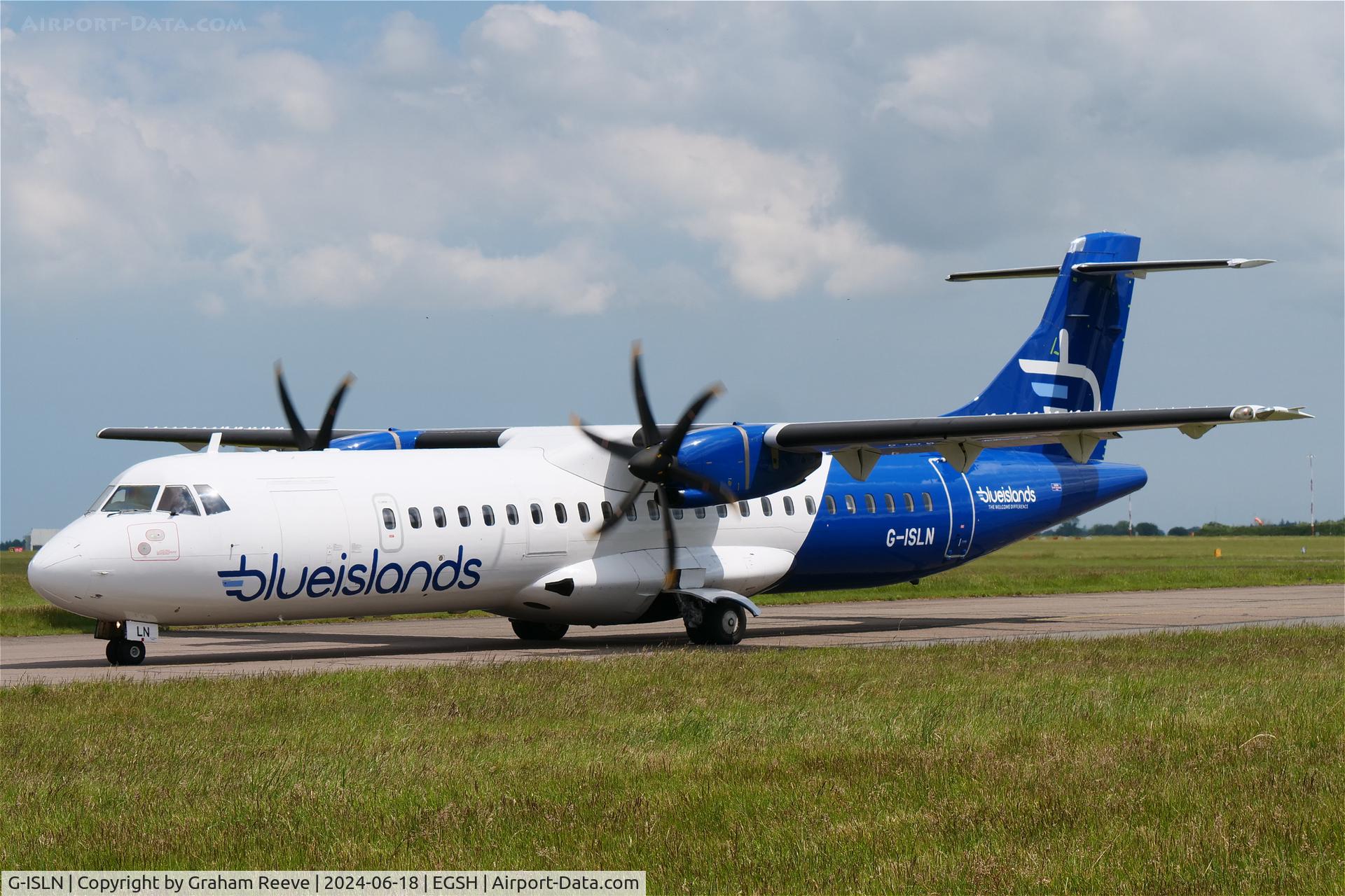 G-ISLN, 2009 ATR 72-212A C/N 884, Departing from Norwich.