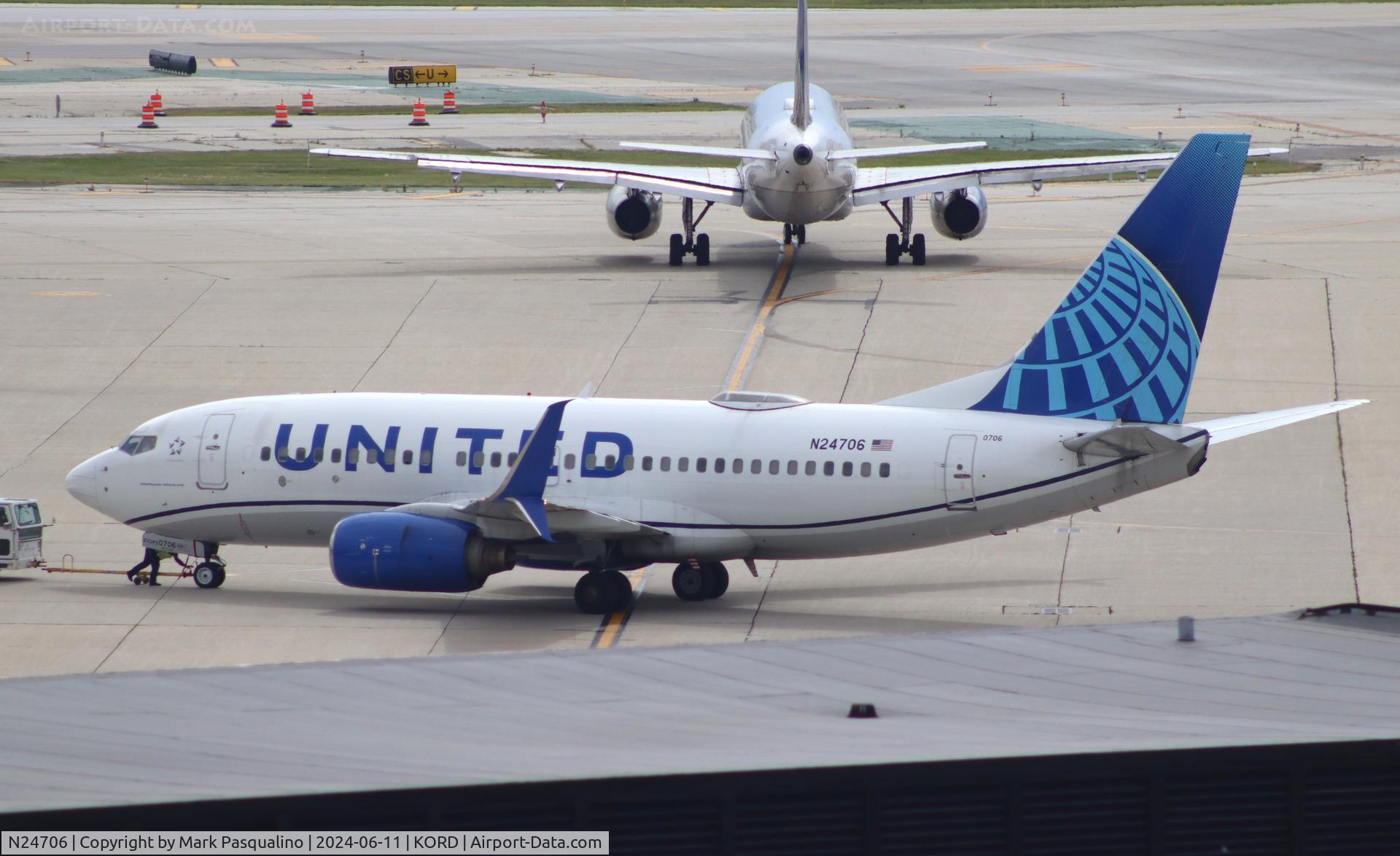 N24706, 1998 Boeing 737-724 C/N 28767, Boeing 737-724