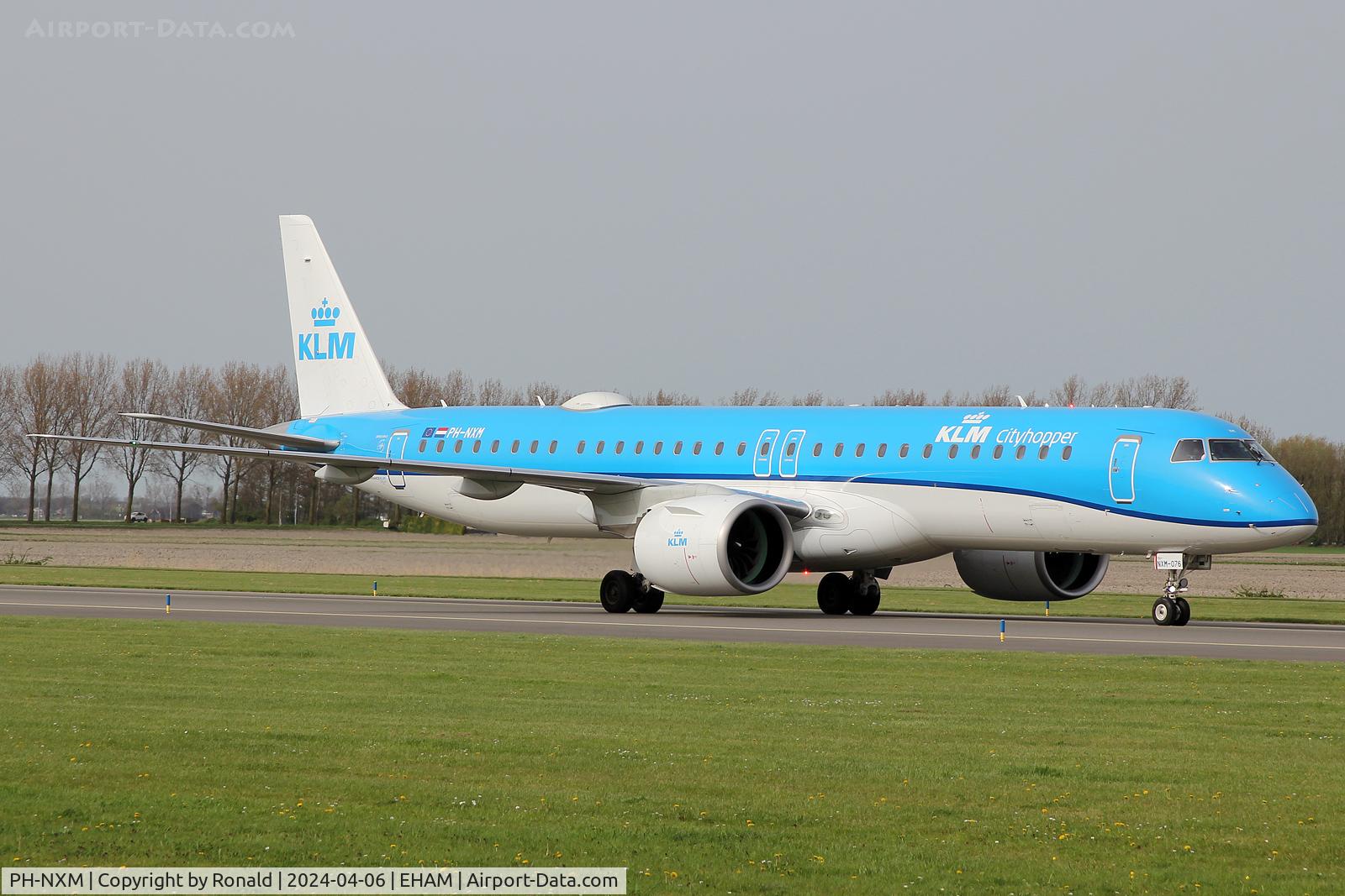 PH-NXM, 2022 Embraer E195-E2 C/N 19020077, at eham