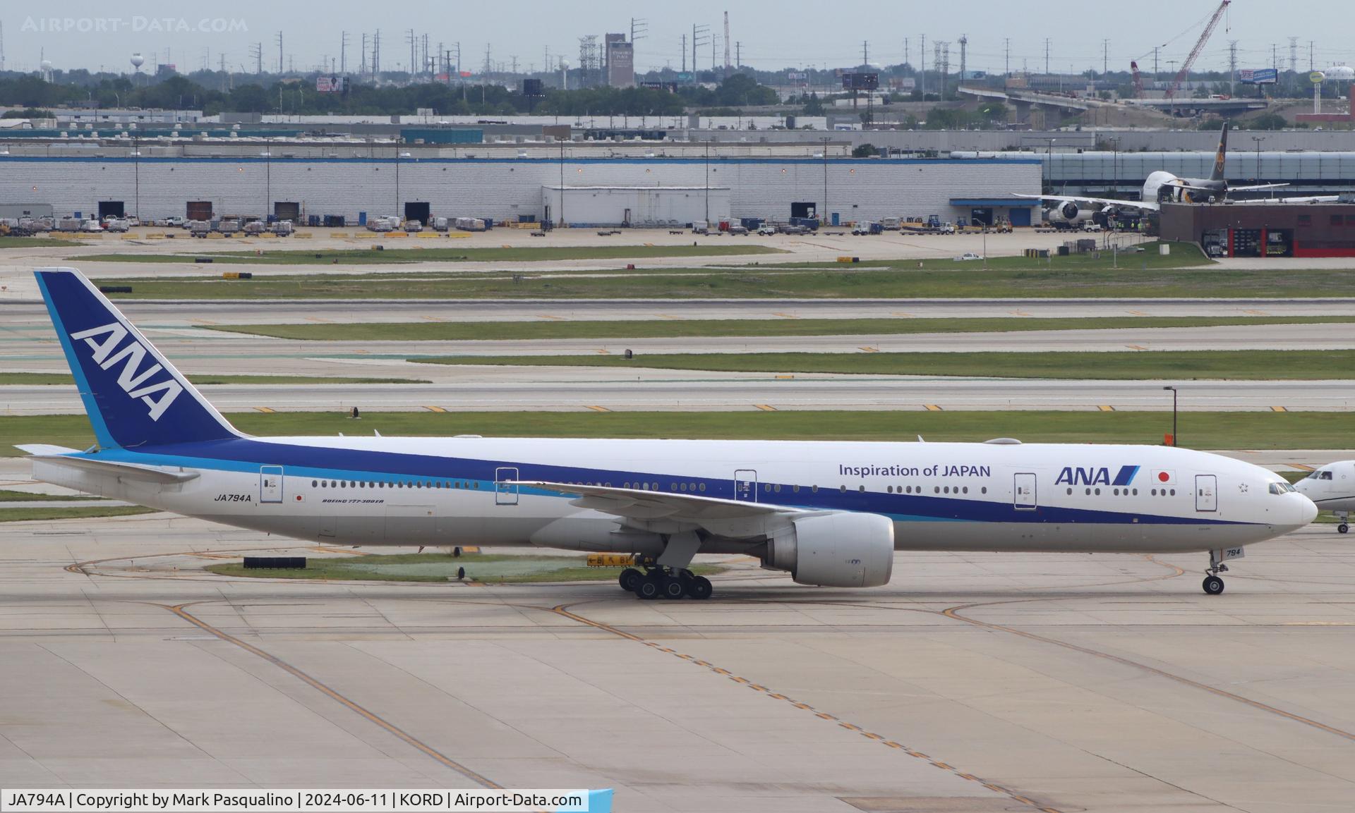 JA794A, 2019 Boeing 777-300/ER C/N 61513, Boeing 777-381/ER