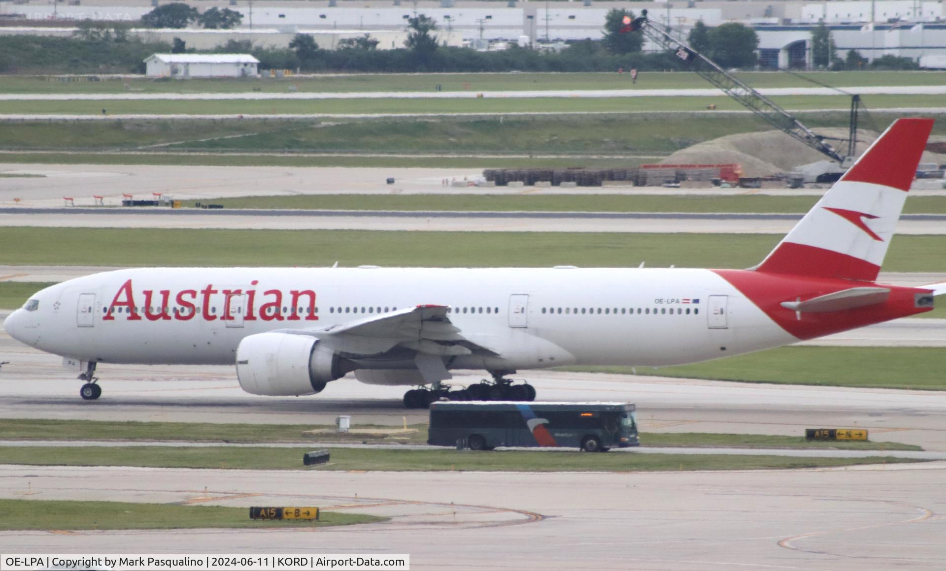OE-LPA, 1997 Boeing 777-2Z9/ER C/N 28698, Boeing 777-2Z9/ER