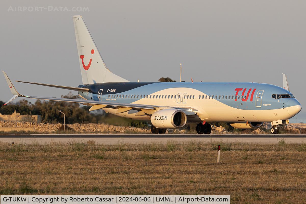 G-TUKW, 2013 Boeing 737-8K5 C/N 40943, Alpha
