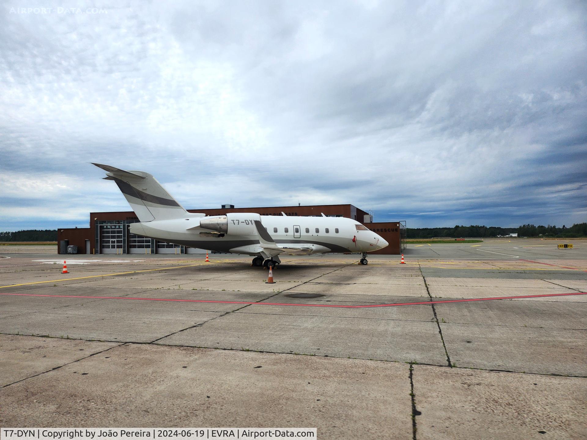 T7-DYN, 2005 Bombardier Challenger 604 (CL-600-2B16) C/N 5641, Bombardier Challenger 604 at RIX