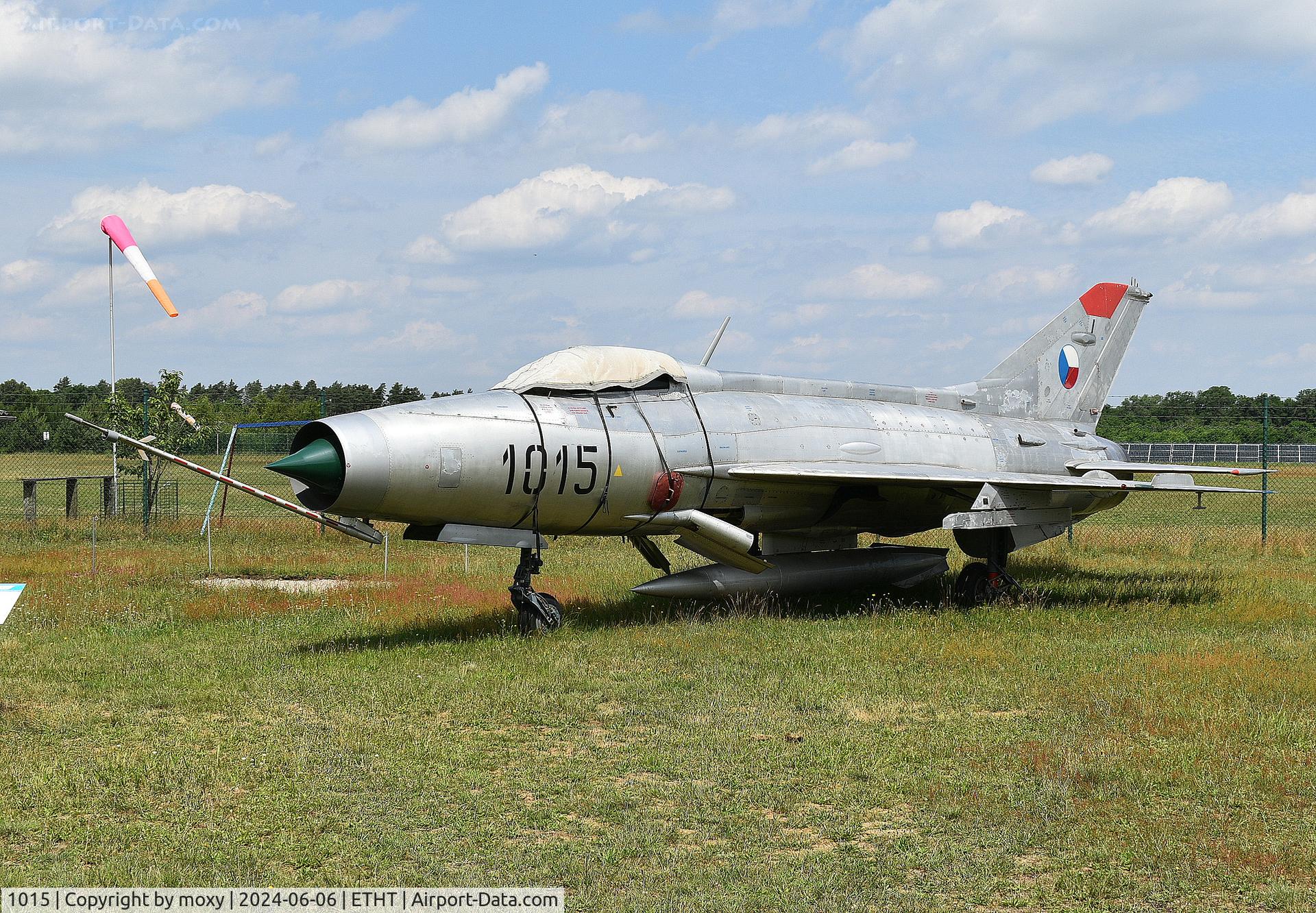 1015, 1971 Aero S-106 (MiG-21F-17) C/N 061015, MiG-21F-13 Fishbed Cn 161015 at Cottbu Aircraft Museum.