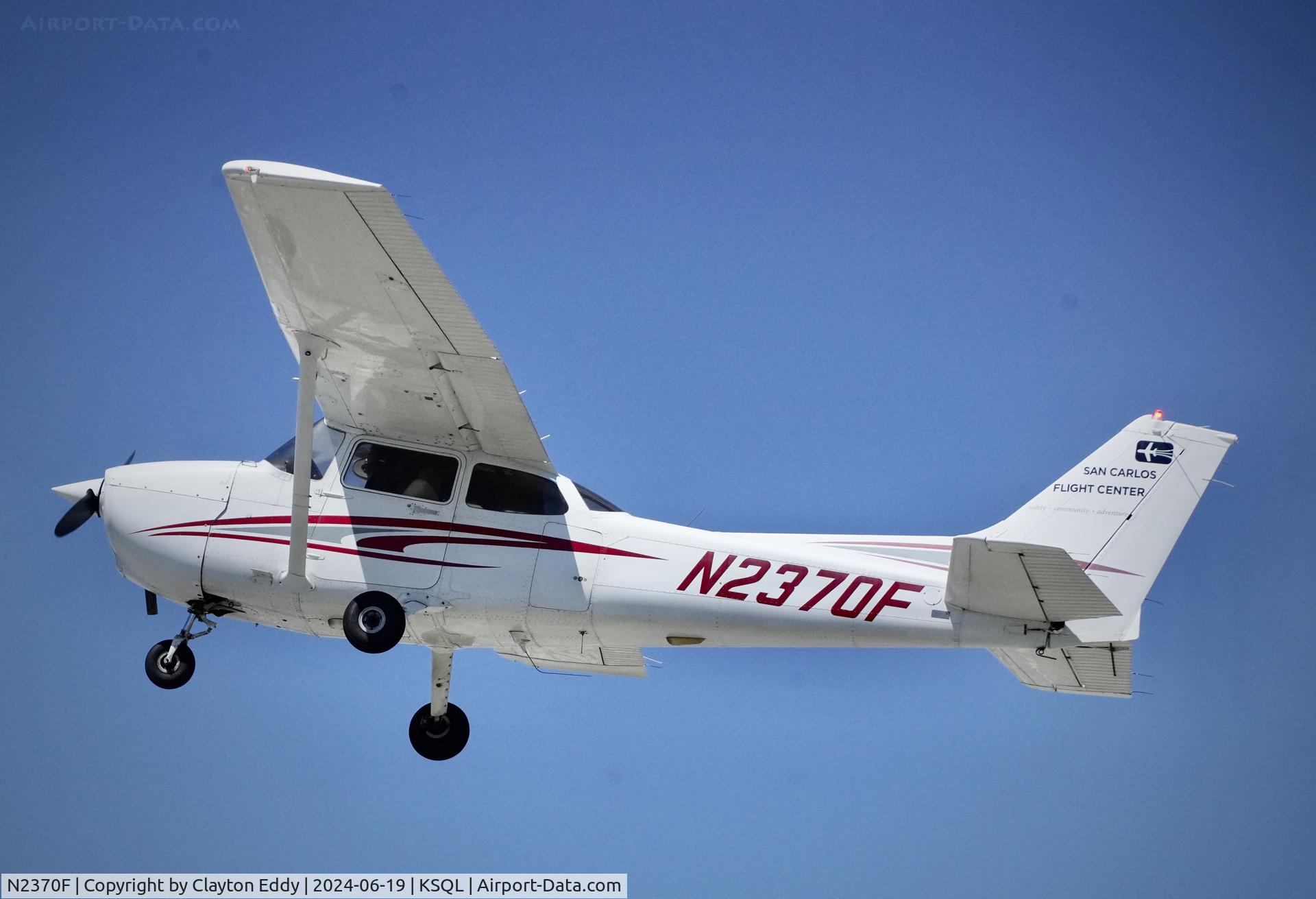 N2370F, 1998 Cessna 172R C/N 17280618, San Carlos Airport in California 2024.