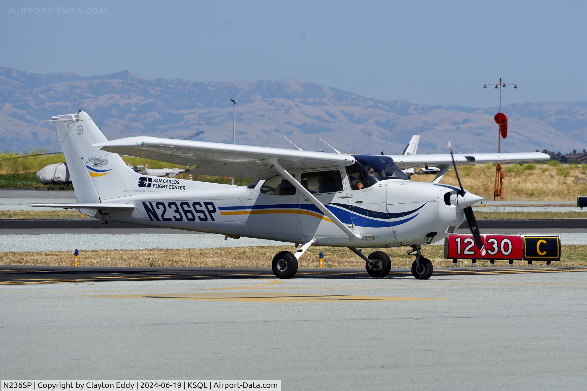N236SP, 1999 Cessna 172S C/N 172S8213, San Carlos Airport in California 2024.