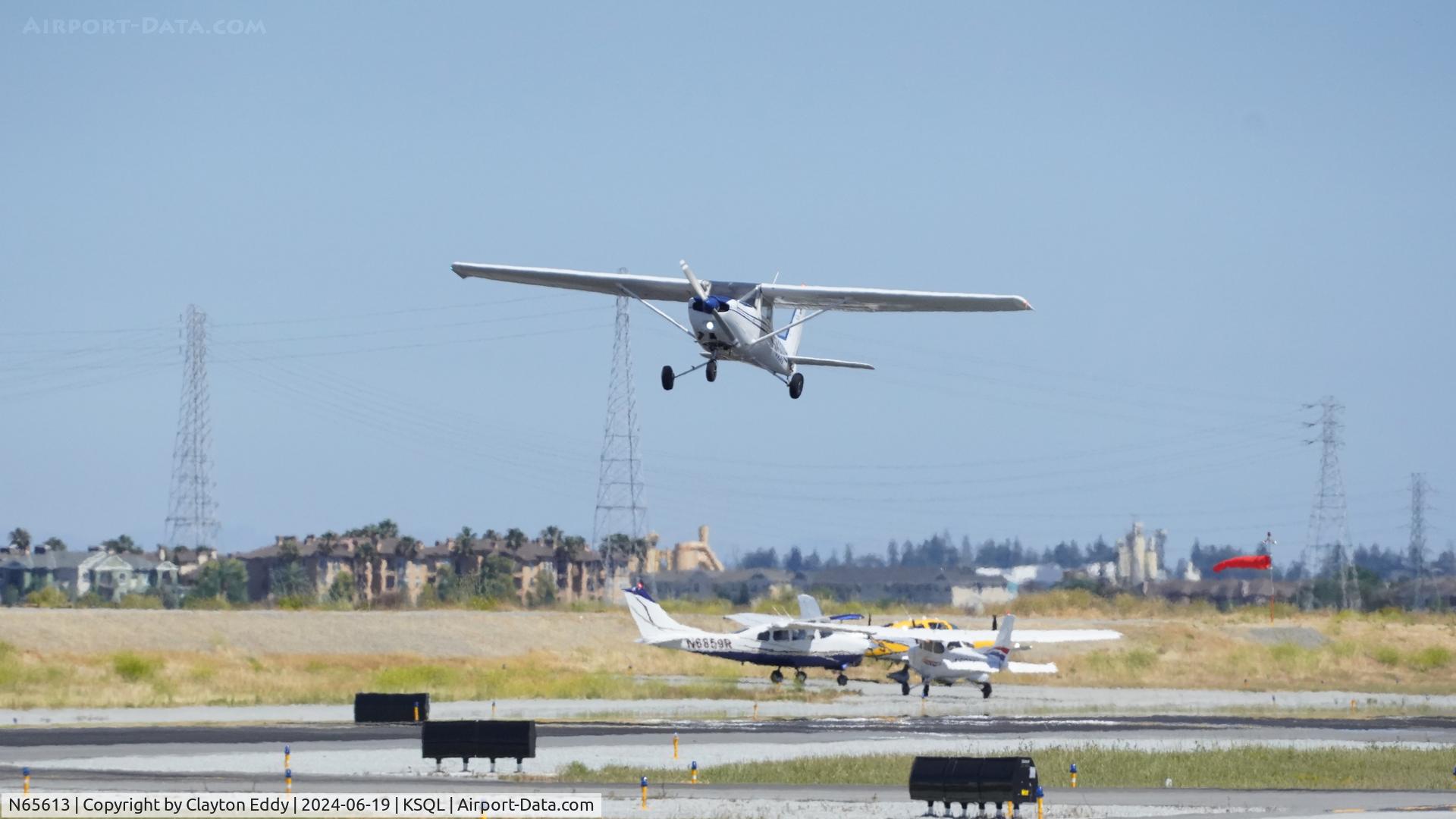 N65613, 1978 Cessna 152 C/N 15281652, San Carlos Airport in California 2024.