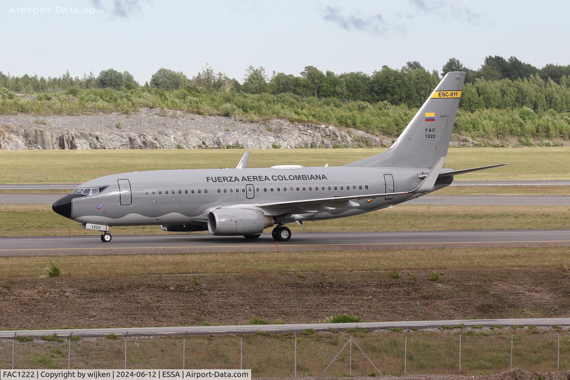 FAC1222, 2009 Boeing 737-732 C/N 29656, Twy W