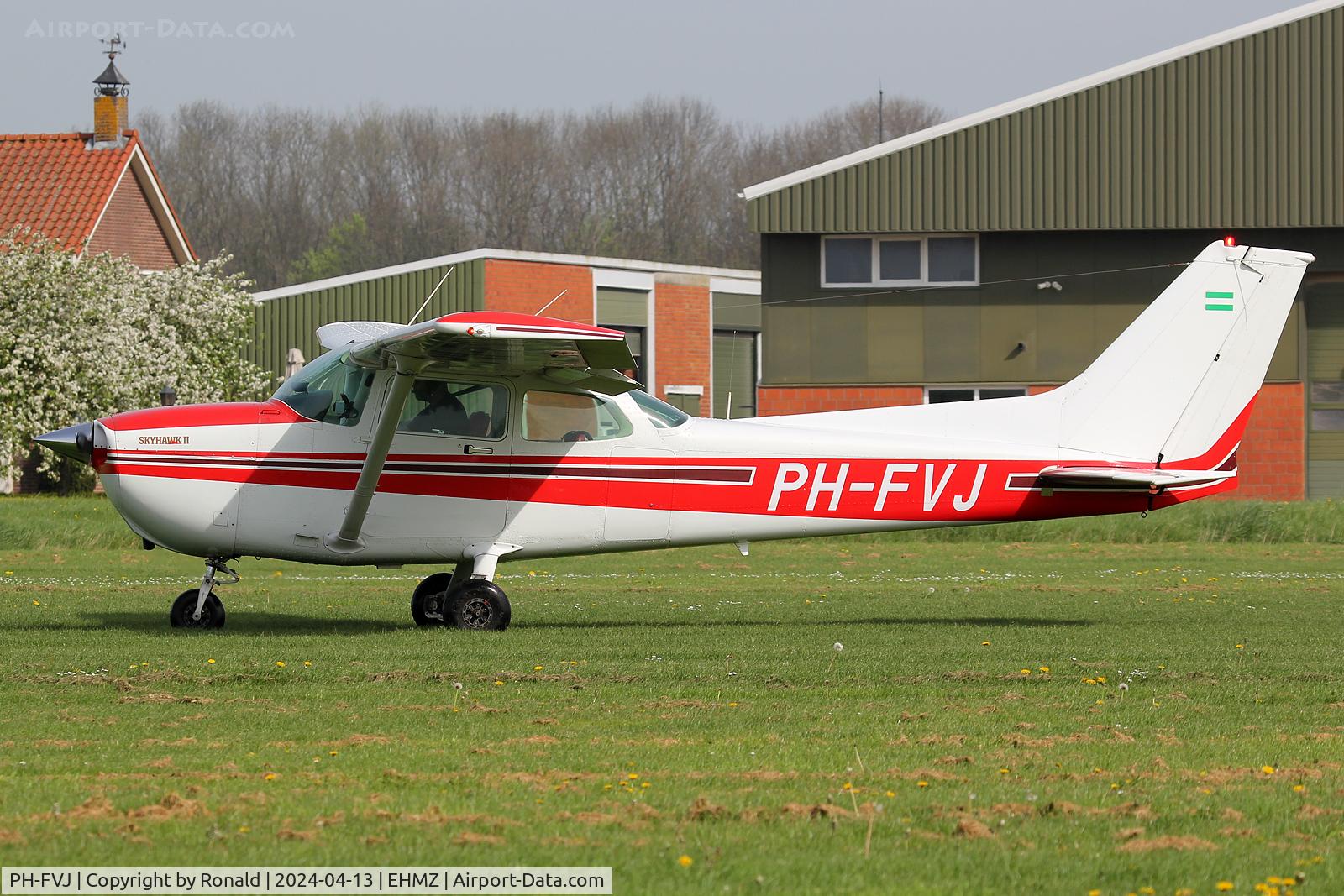 PH-FVJ, Reims F172P Skyhawk C/N F17202143, at ehmz