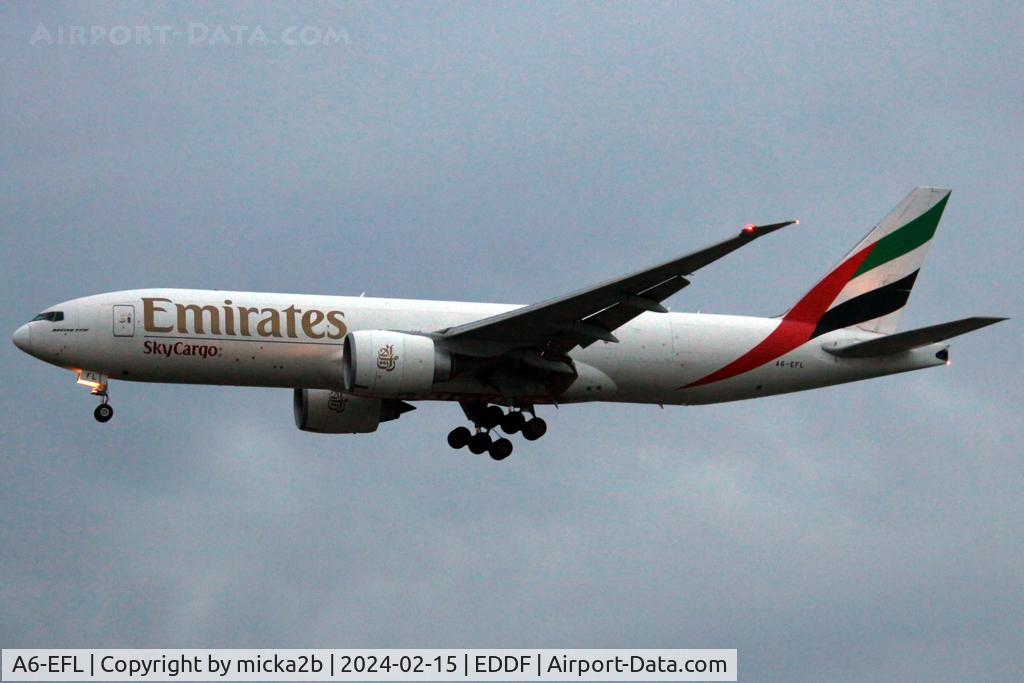 A6-EFL, 2013 Boeing 777-F1H C/N 42230, Landing