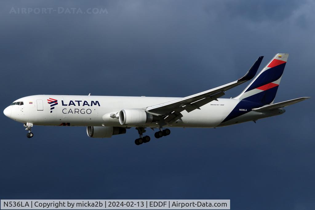 N536LA, 2001 Boeing 767-316F C/N 32573, Landing