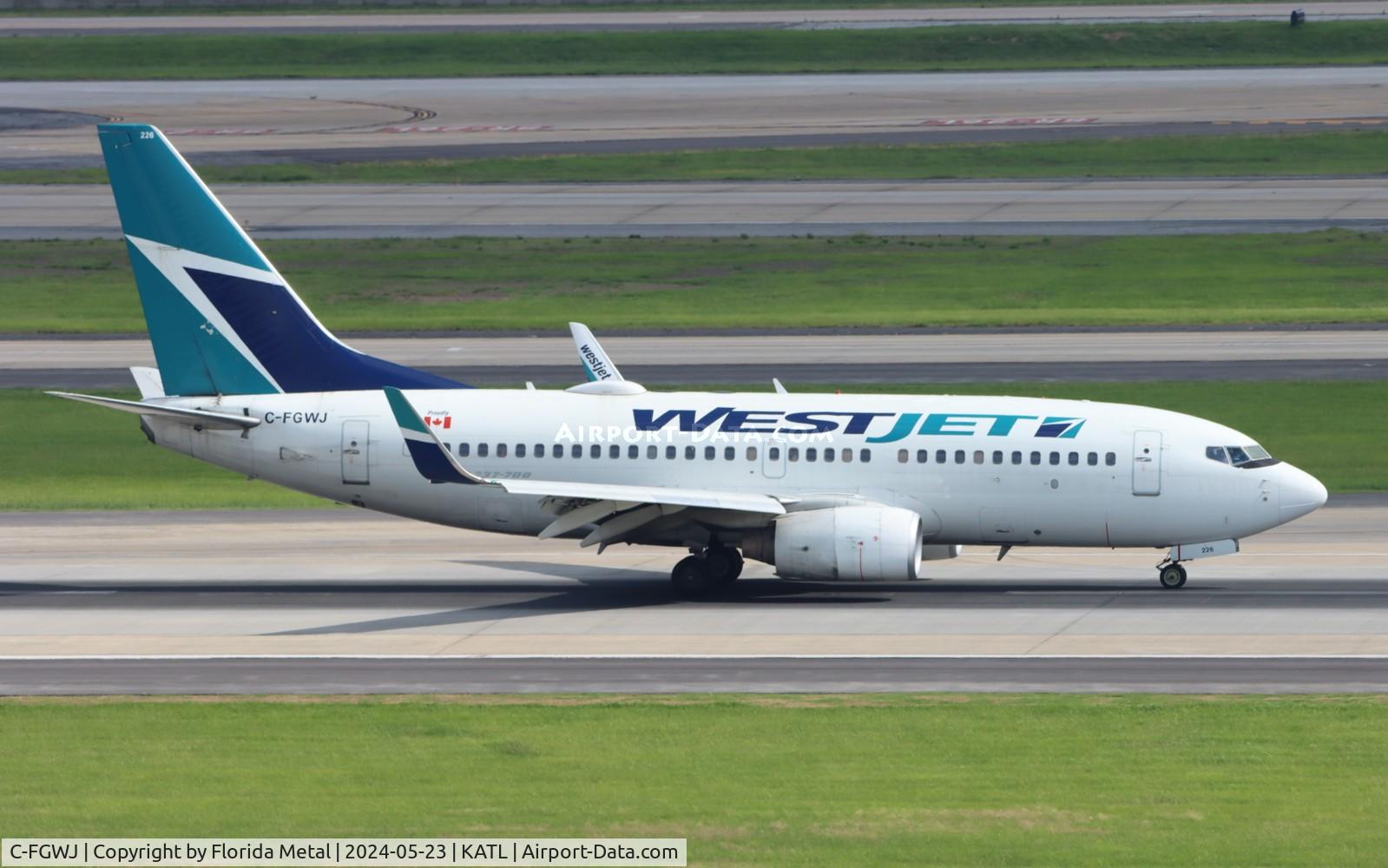 C-FGWJ, 2004 Boeing 737-7CT C/N 32764, WJA 737 zx CYVR-ATL