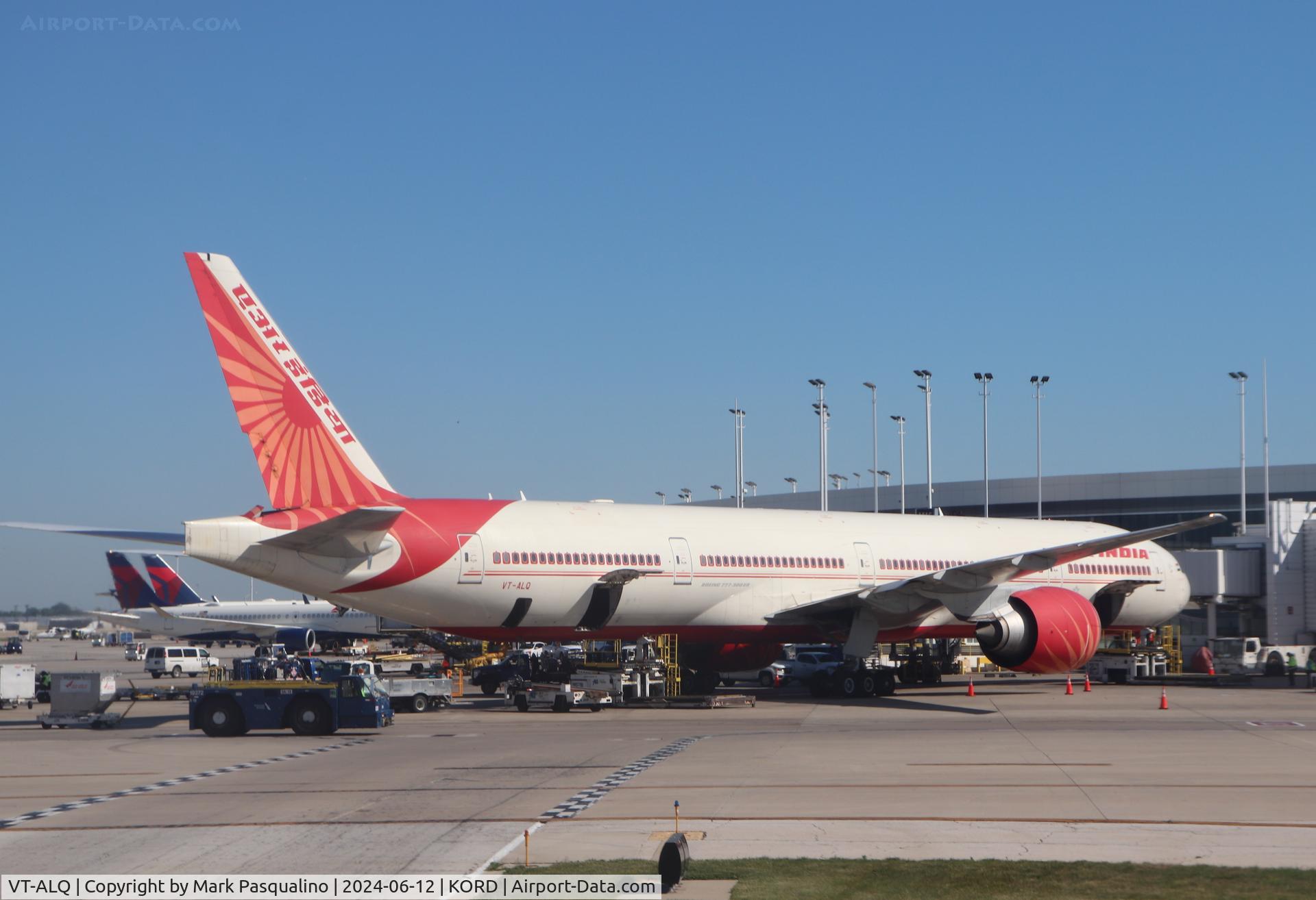 VT-ALQ, 2009 Boeing 777-337/ER C/N 36315, Boeing 777-337/ER