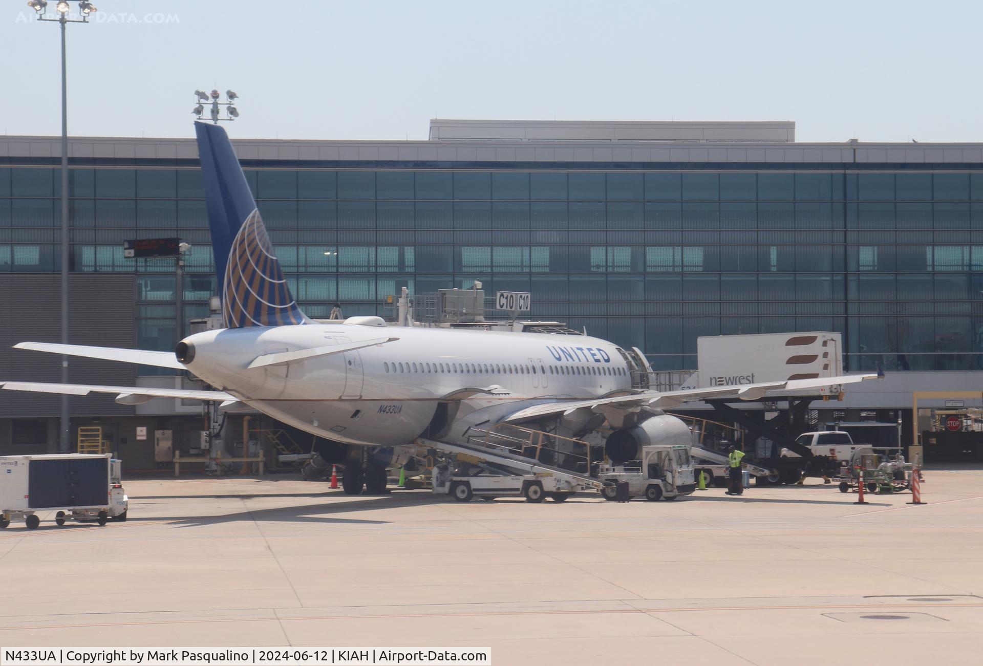 N433UA, 1996 Airbus A320-232 C/N 589, Airbus A320-232