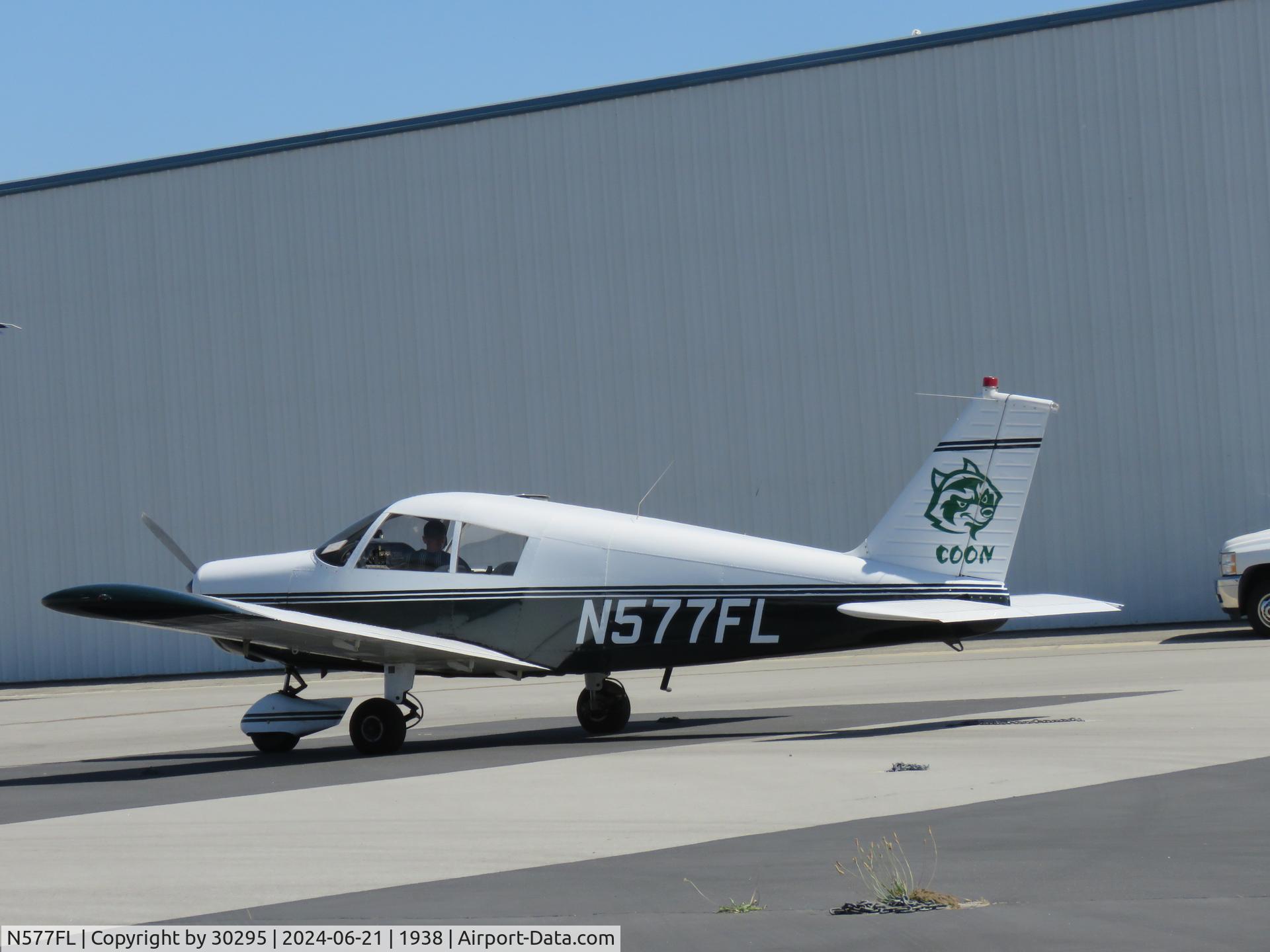 N577FL, 1971 Piper PA-28-140 C/N 28-7125428, Parked