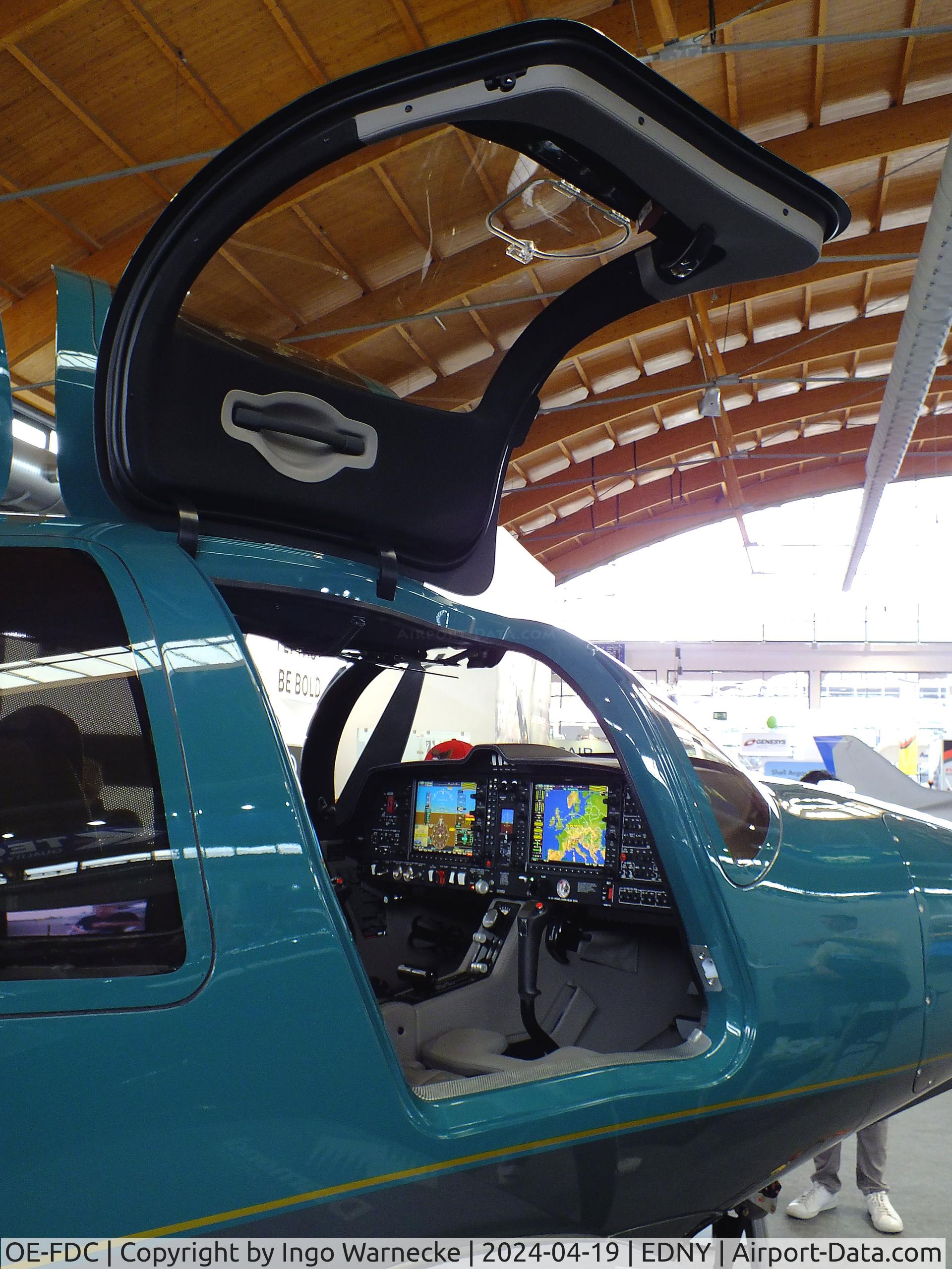 OE-FDC, 2023 Diamond DA-62 C/N 62.275, Diamond DA-62 at the AERO 2024, Friedrichshafen #c