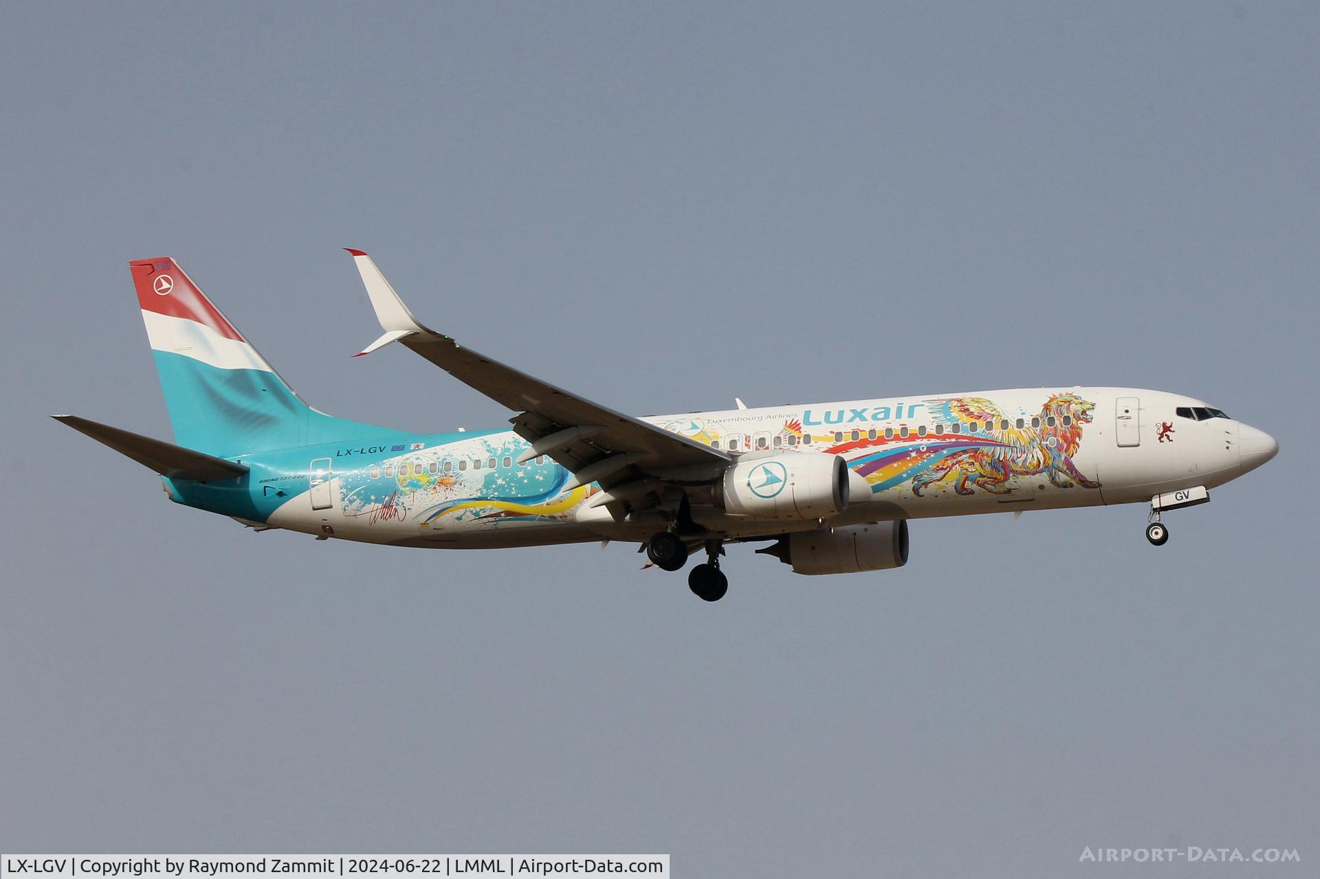 LX-LGV, 2013 Boeing 737-8C9 C/N 41190, B737-800 LX-LGV in special Luxair color scheme.