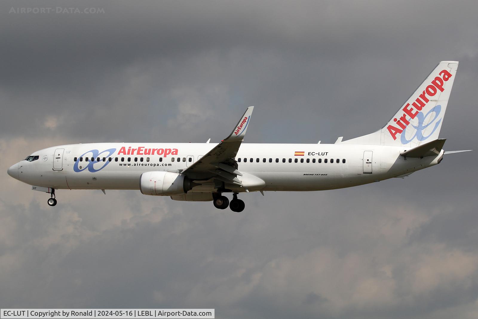 EC-LUT, 2013 Boeing 737-85P C/N 36592, at bcn