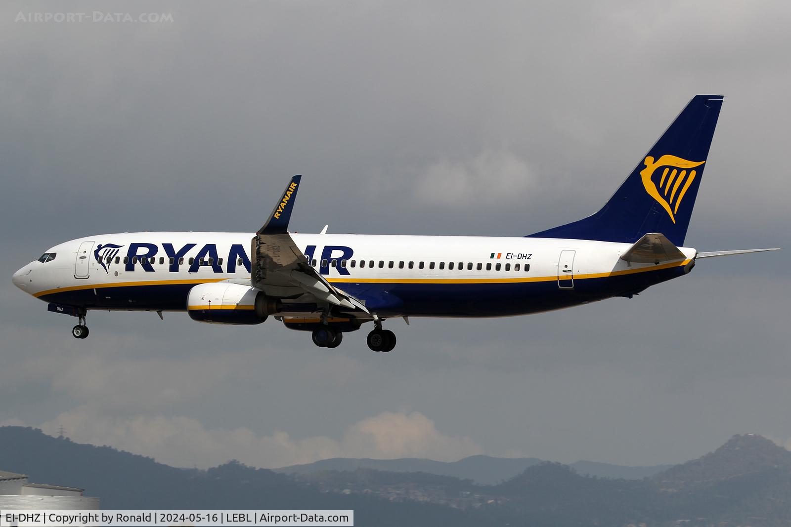 EI-DHZ, 2005 Boeing 737-8AS C/N 33583, at bcn