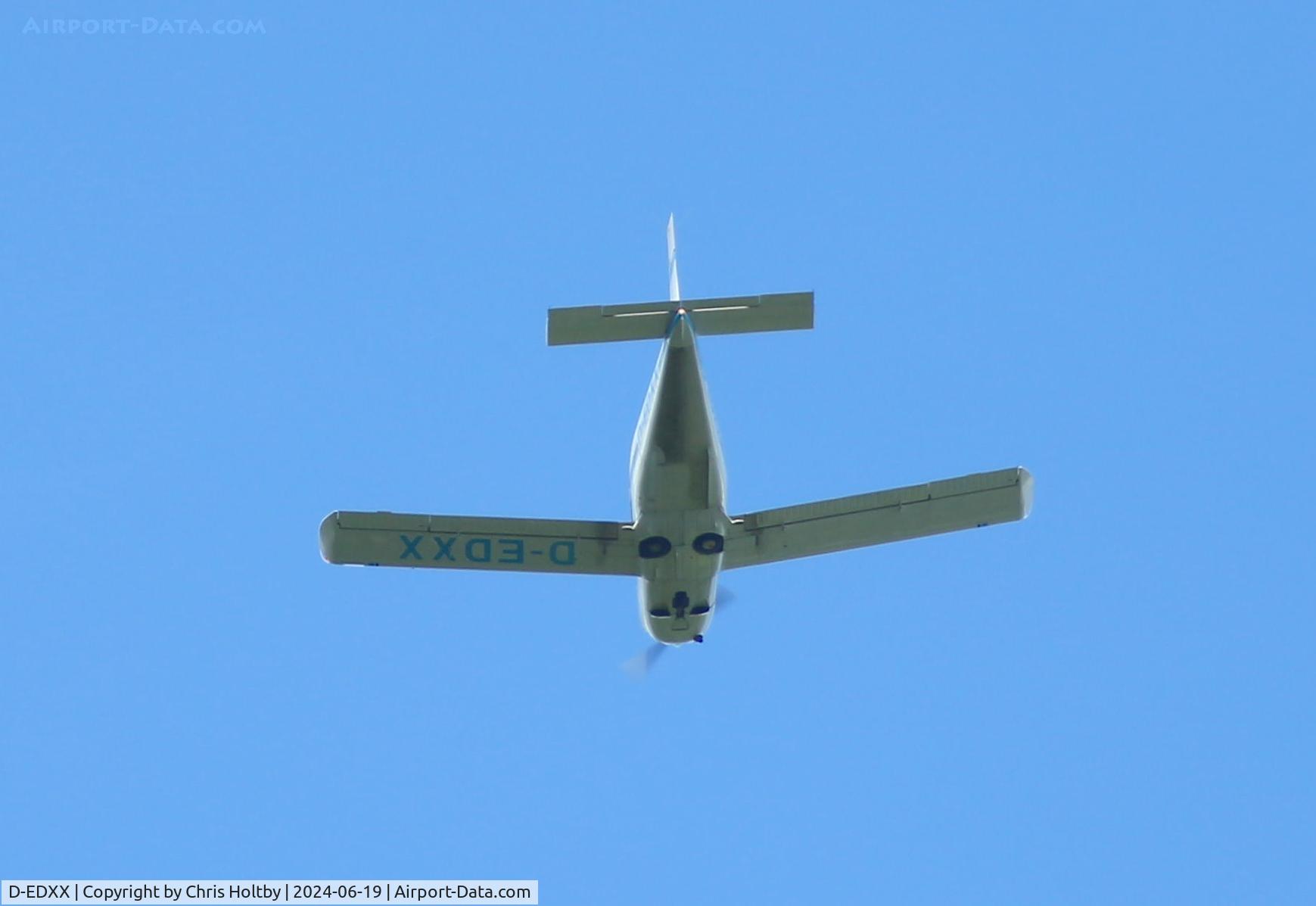 D-EDXX, Socata Trinidad TB20 C/N 461, Over Potters Bar, Herts on way to Elstree (EGTR)