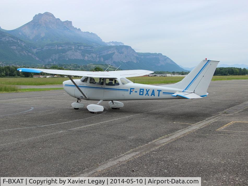 F-BXAT, Cessna 172K Skyhawk C/N 172-58289, Grenoble