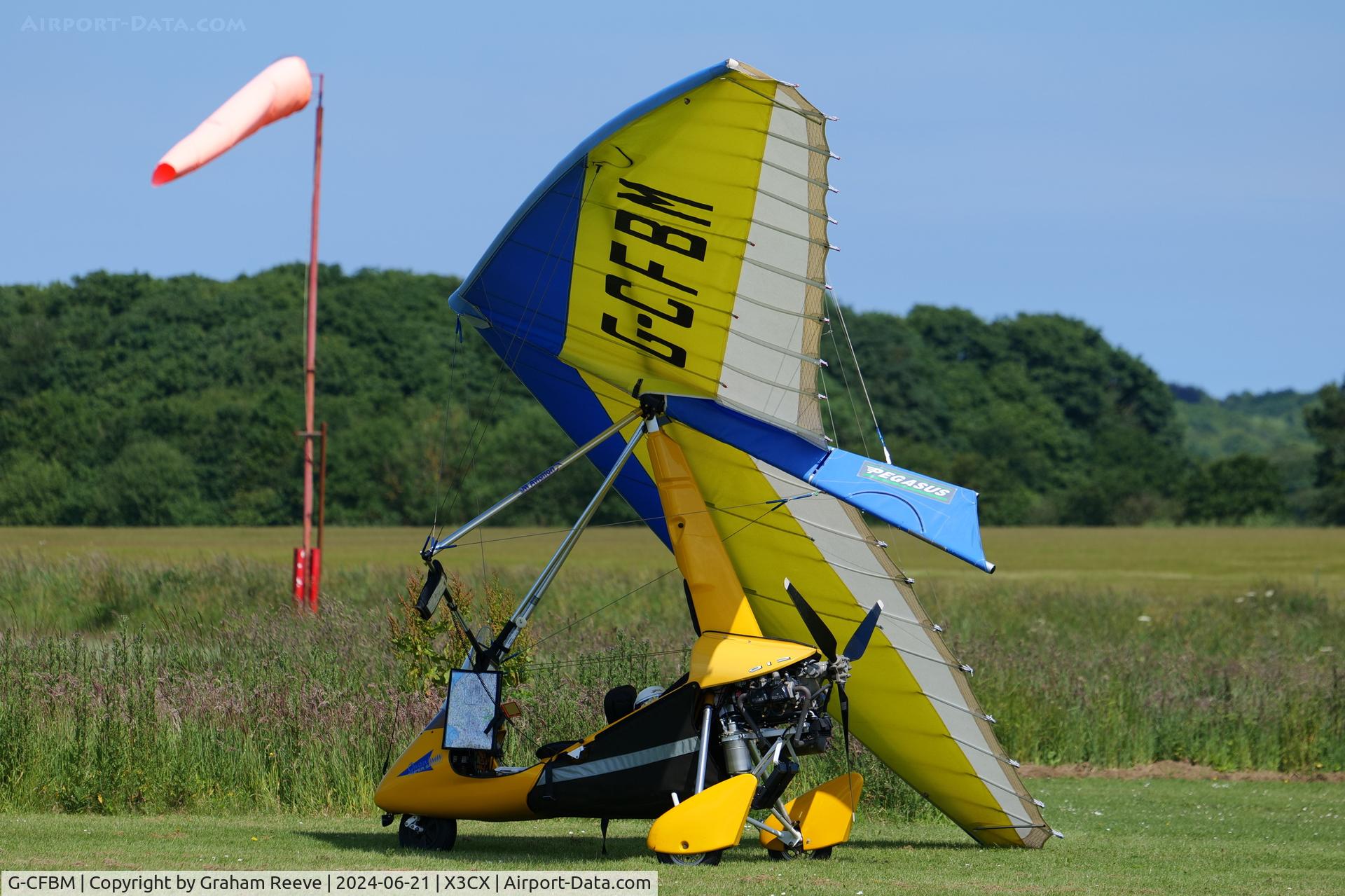 G-CFBM, 2008 P&M Aviation Pegasus Quantum 15-912 C/N 8352, Parked at Northrepps.