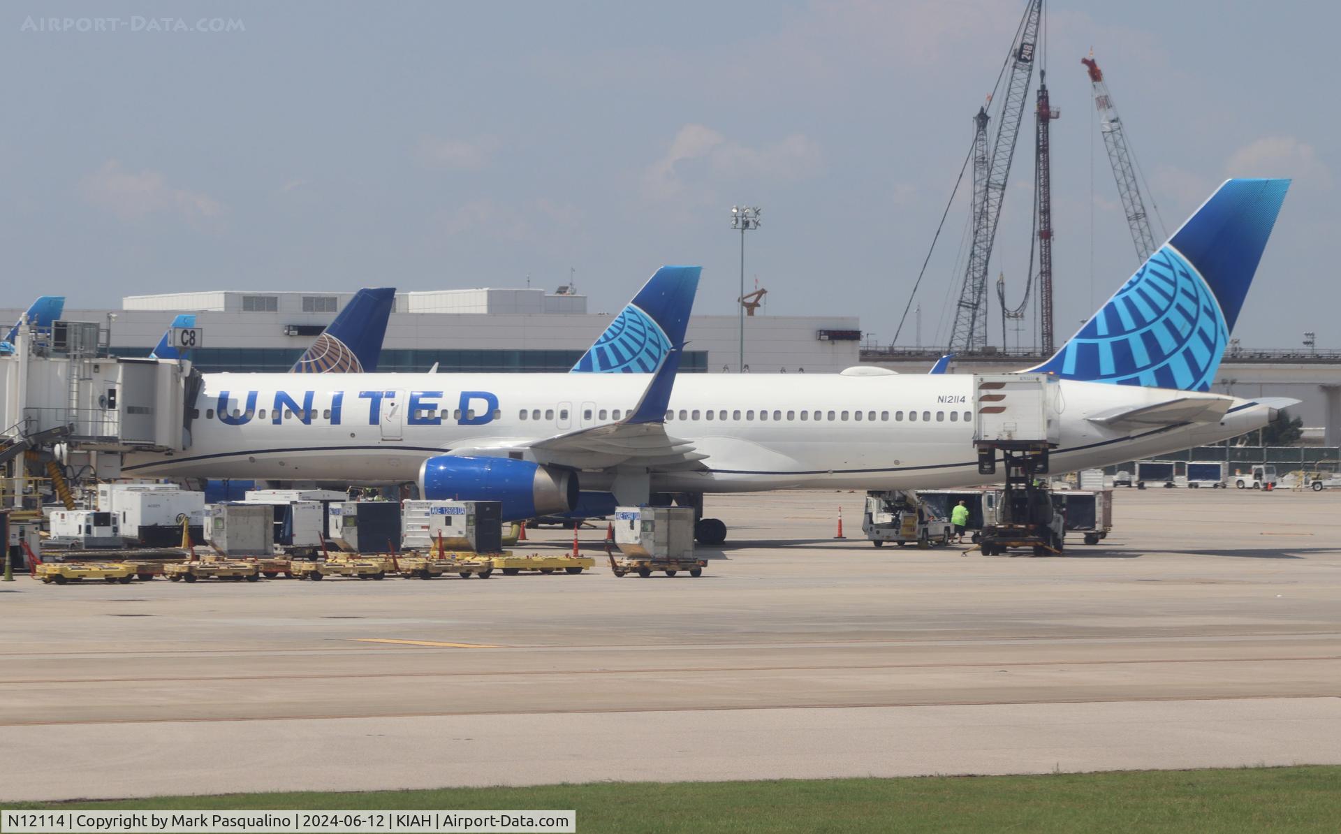N12114, 1995 Boeing 757-224 C/N 27556, Boeing 757-224