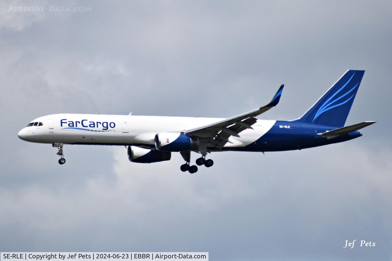 SE-RLE, 2001 Boeing 757-223 C/N 32379, Boeing 757-229 PCF landing at Brussels Airport.