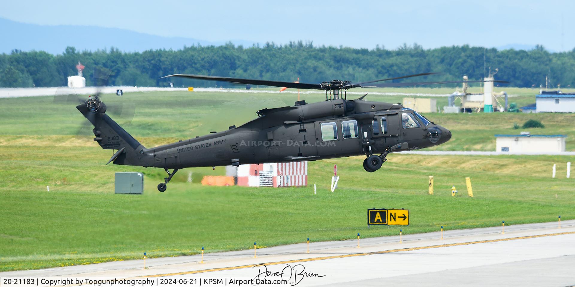 20-21183, 2020 Sikorsky UH-60M C/N 21183, GUARD21183 ready to land on the alpha taxiway