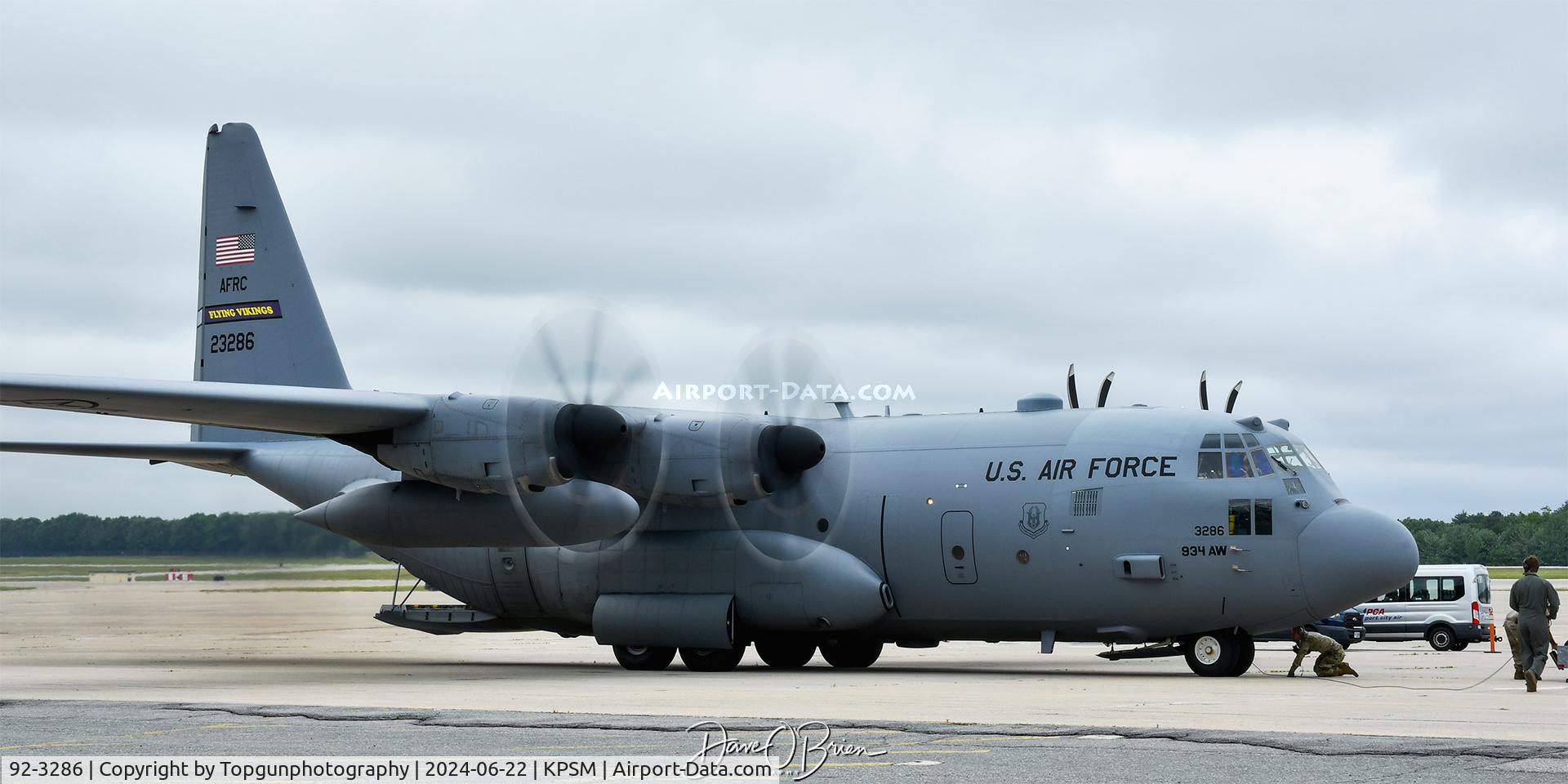 92-3286, 1992 Lockheed C-130H Hercules C/N 382-5349, VIKING86 from the 96th AS, MN AF Reserves