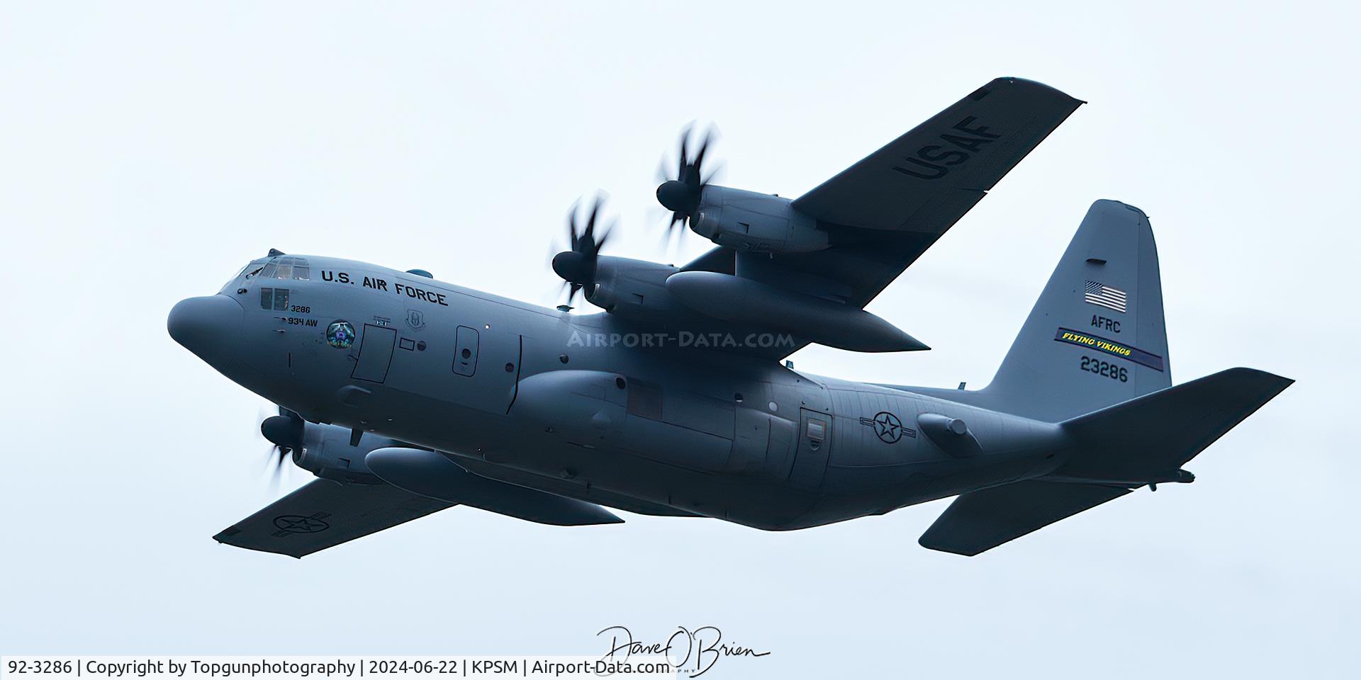 92-3286, 1992 Lockheed C-130H Hercules C/N 382-5349, VIKING86 departing off RW16 for a morning sortie before returning