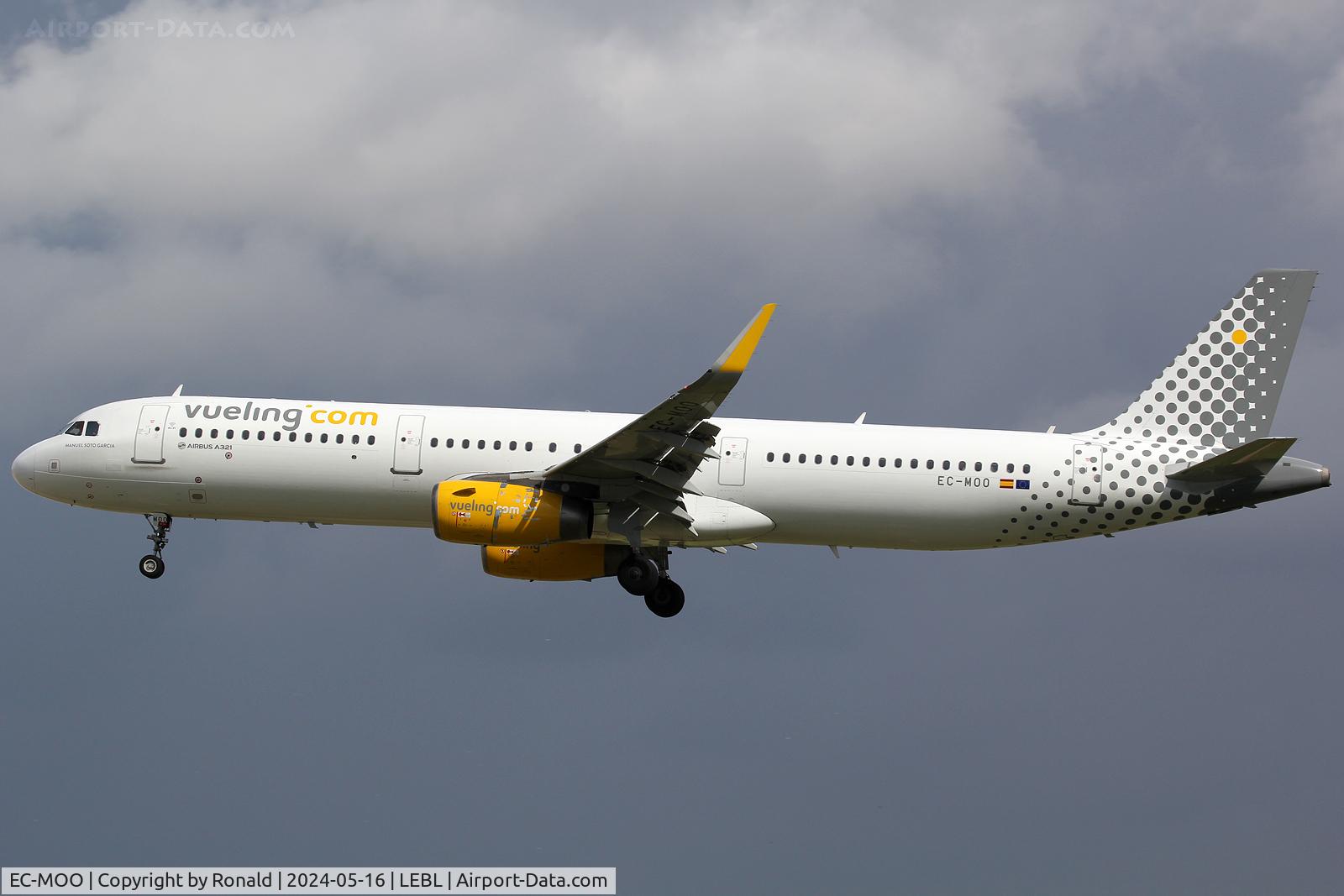 EC-MOO, 2016 Airbus A321-231 C/N 7471, at bcn