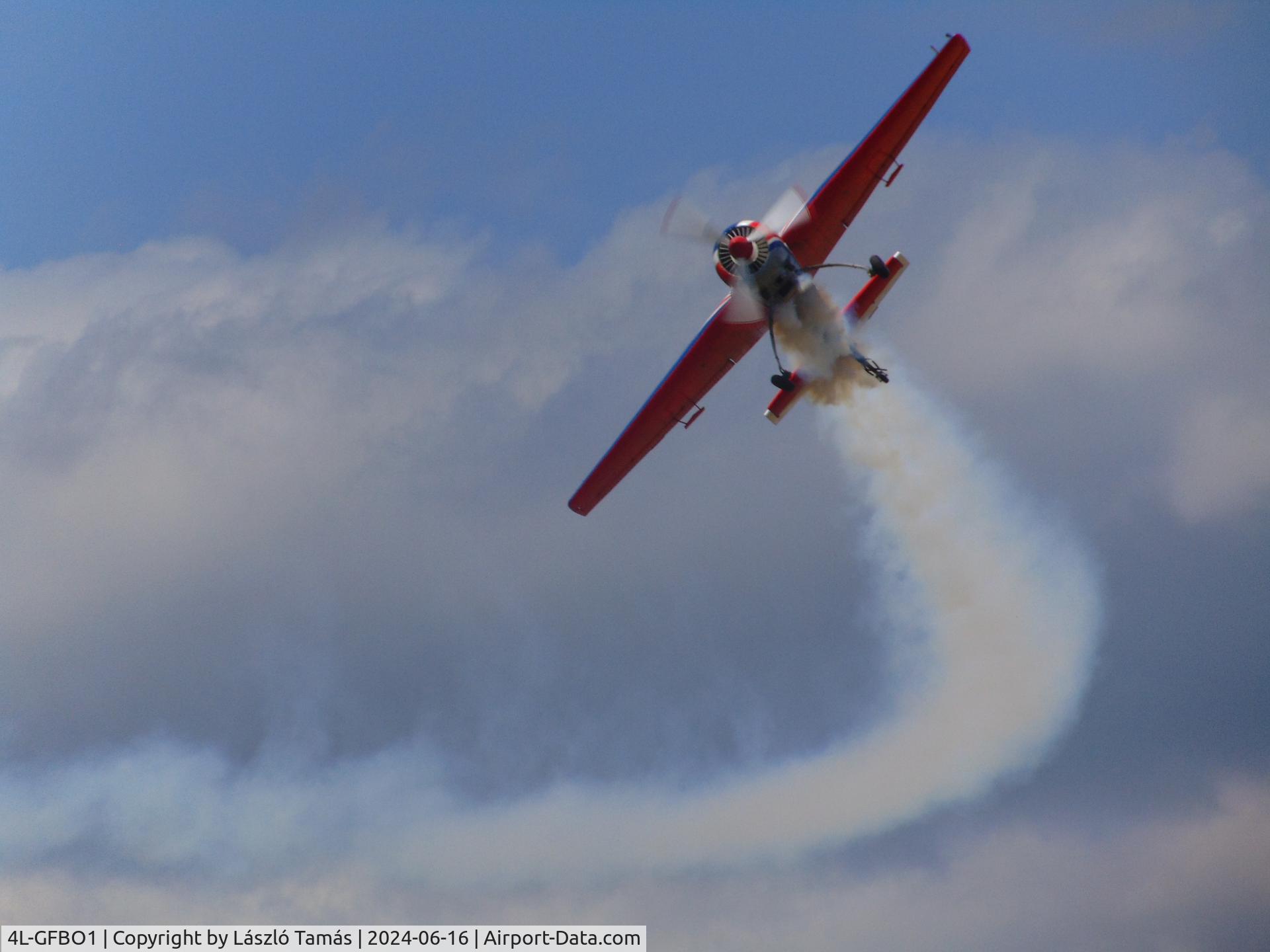 4L-GFBO1, Yakovlev Yak-55 C/N 901010, Airshow at Kadarkút airfield