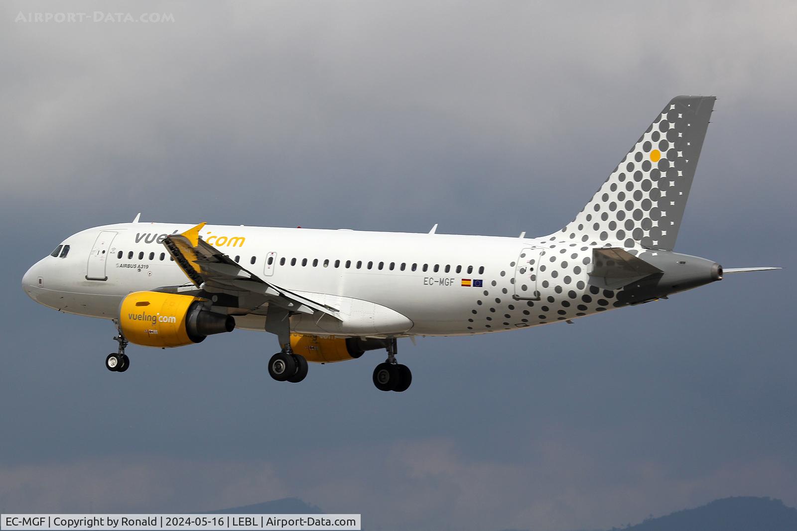 EC-MGF, 2007 Airbus A319-111 C/N 3028, at bcn