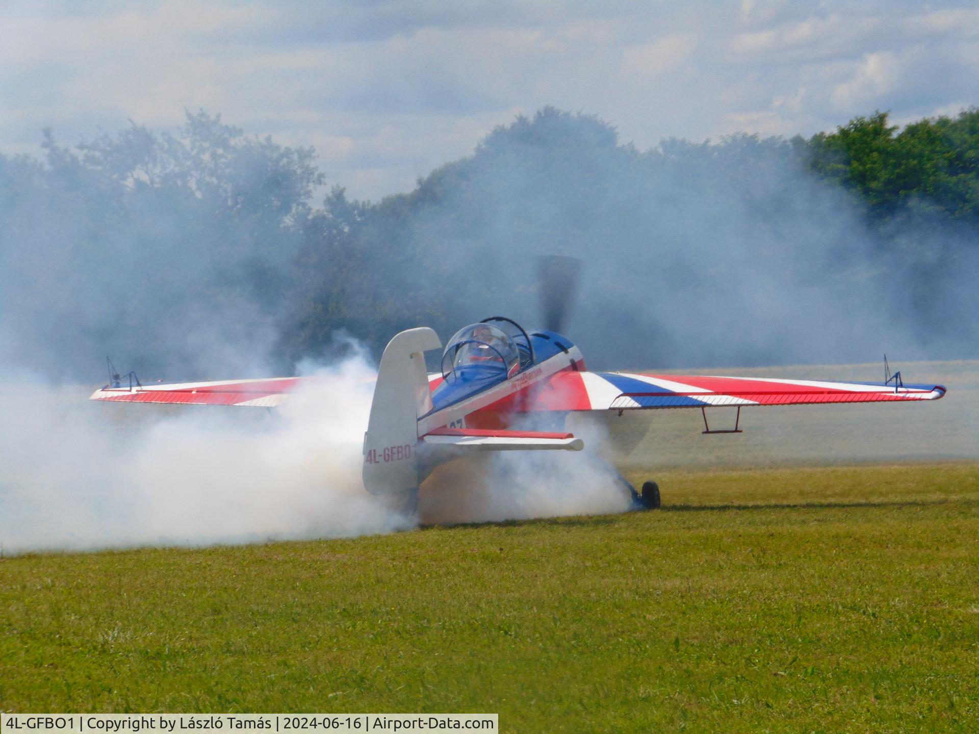 4L-GFBO1, Yakovlev Yak-55 C/N 901010, Airshow at Kadarkút airfield