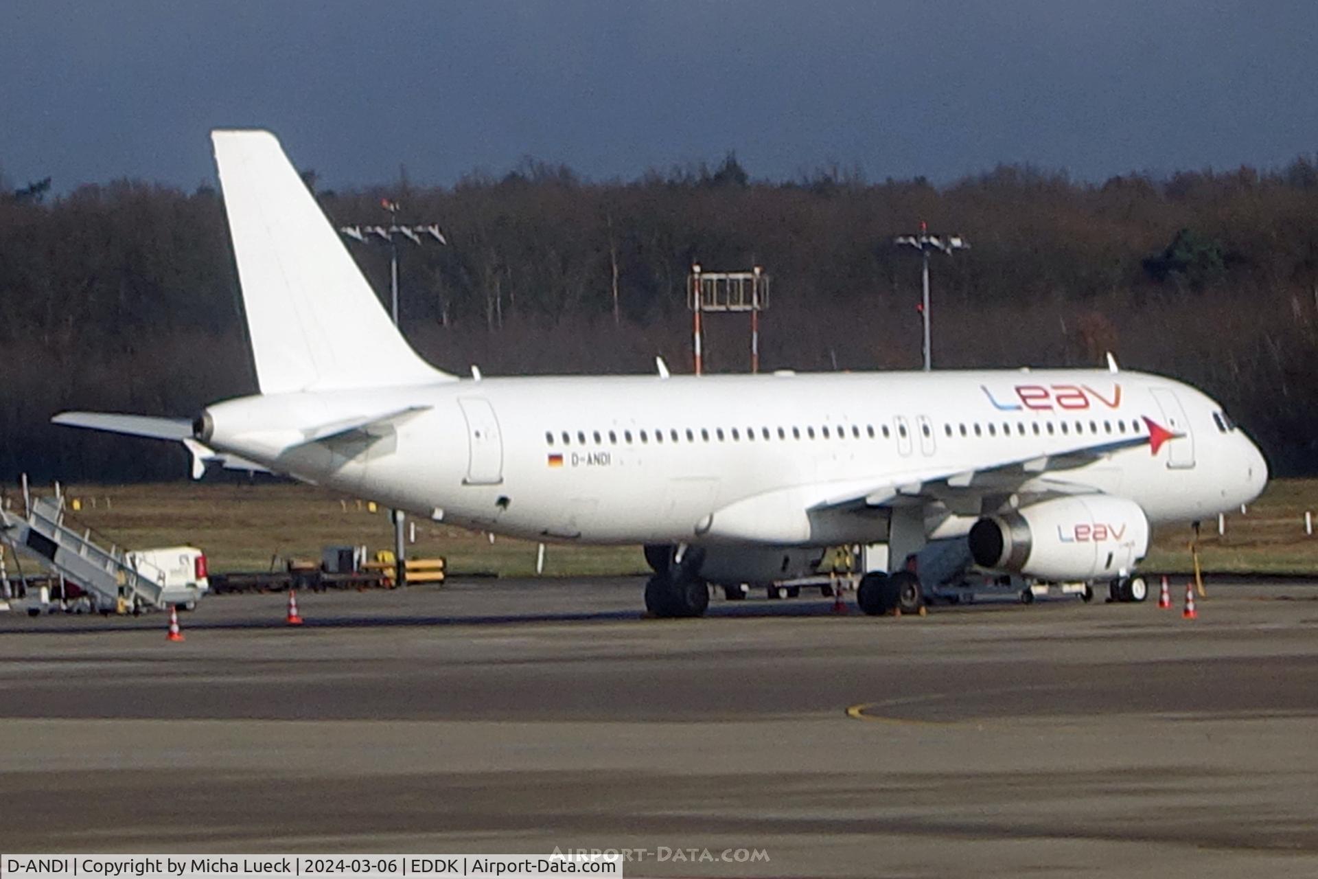 D-ANDI, 2000 Airbus A320-232 C/N 1305, At Cologne/Bonn