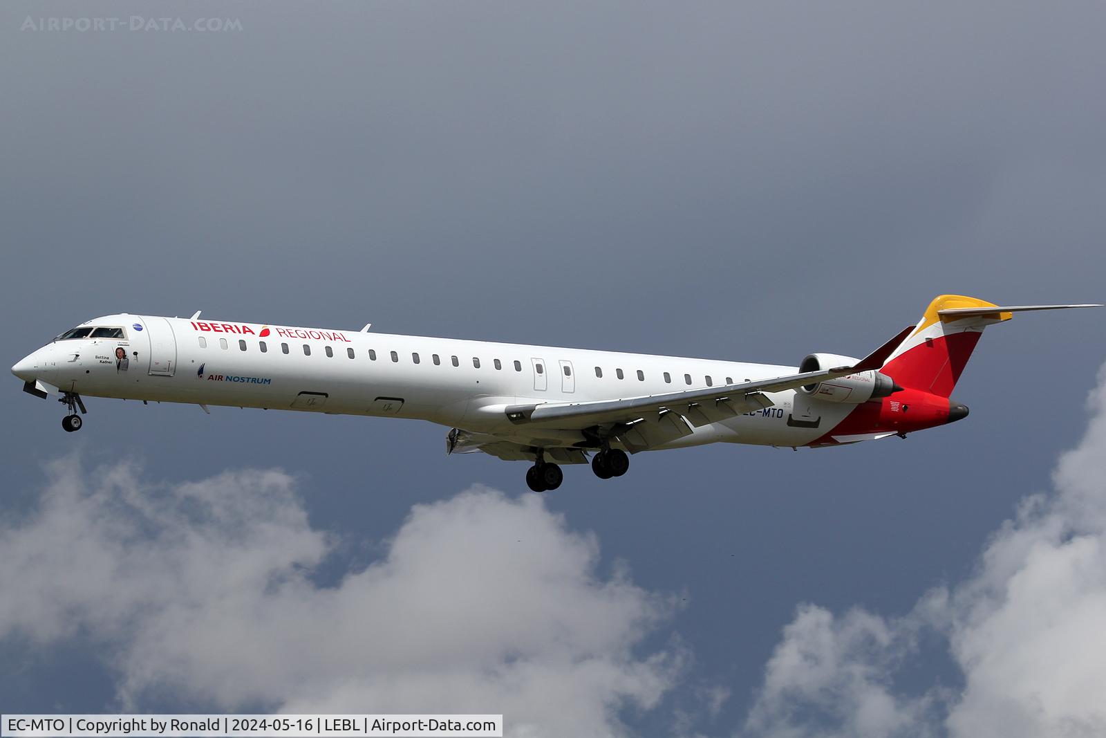 EC-MTO, 2017 Bombardier CRJ-1000 (CL-600-2E25) C/N 19059, at bcn
