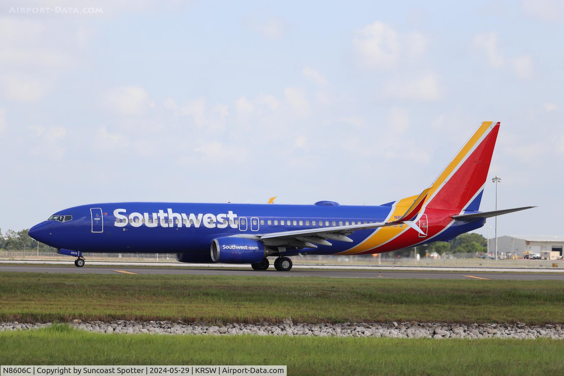 N8606C, 2013 Boeing 737-8H4 C/N 35964, Southwest Flight 1771 taxis at Southwest Florida International Airport prior to flight to Baltimore-Washington International Airport