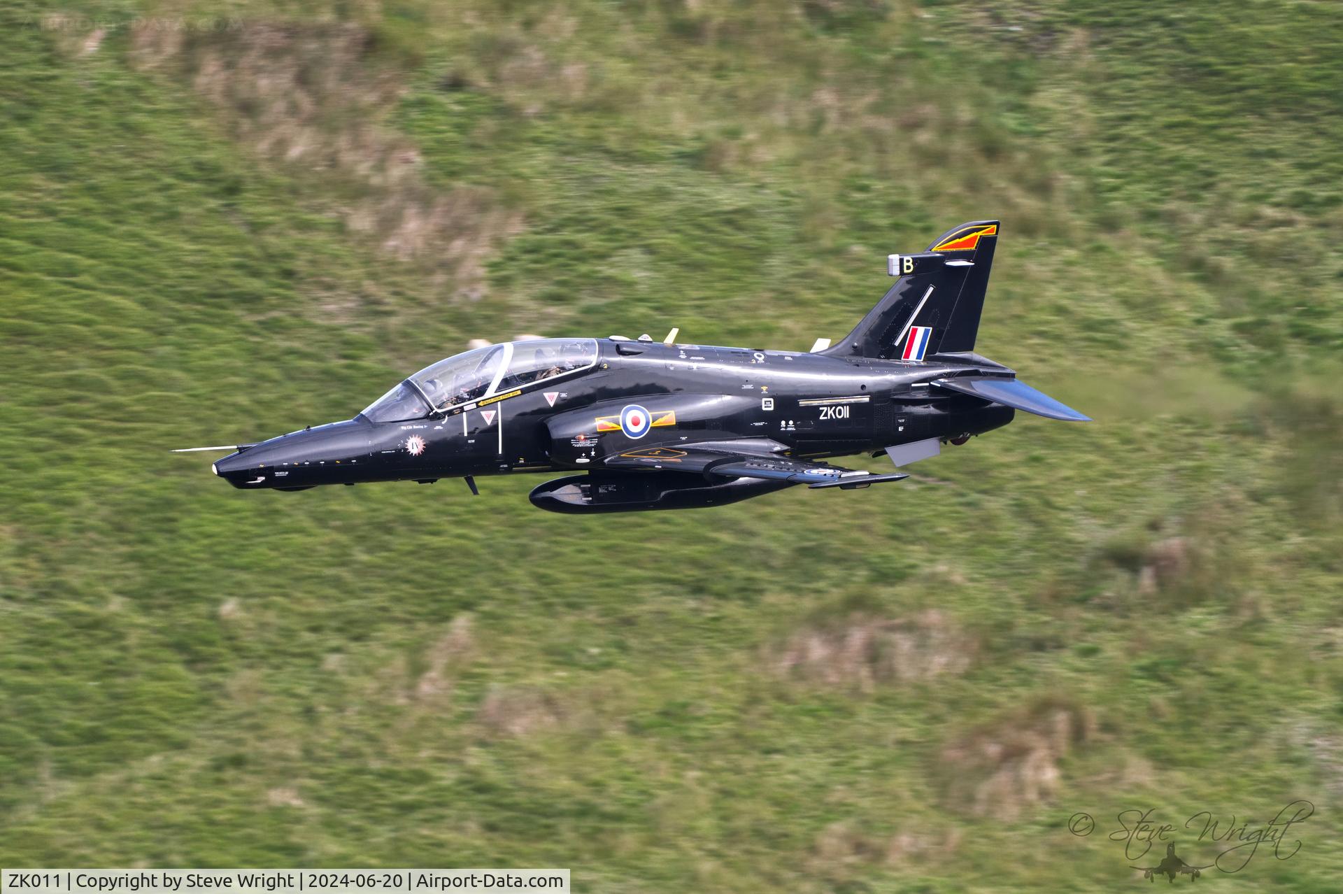 ZK011, 2006 British Aerospace Hawk T2 C/N RT002/1240, Cad East, Mach Loop. Cymru UK
