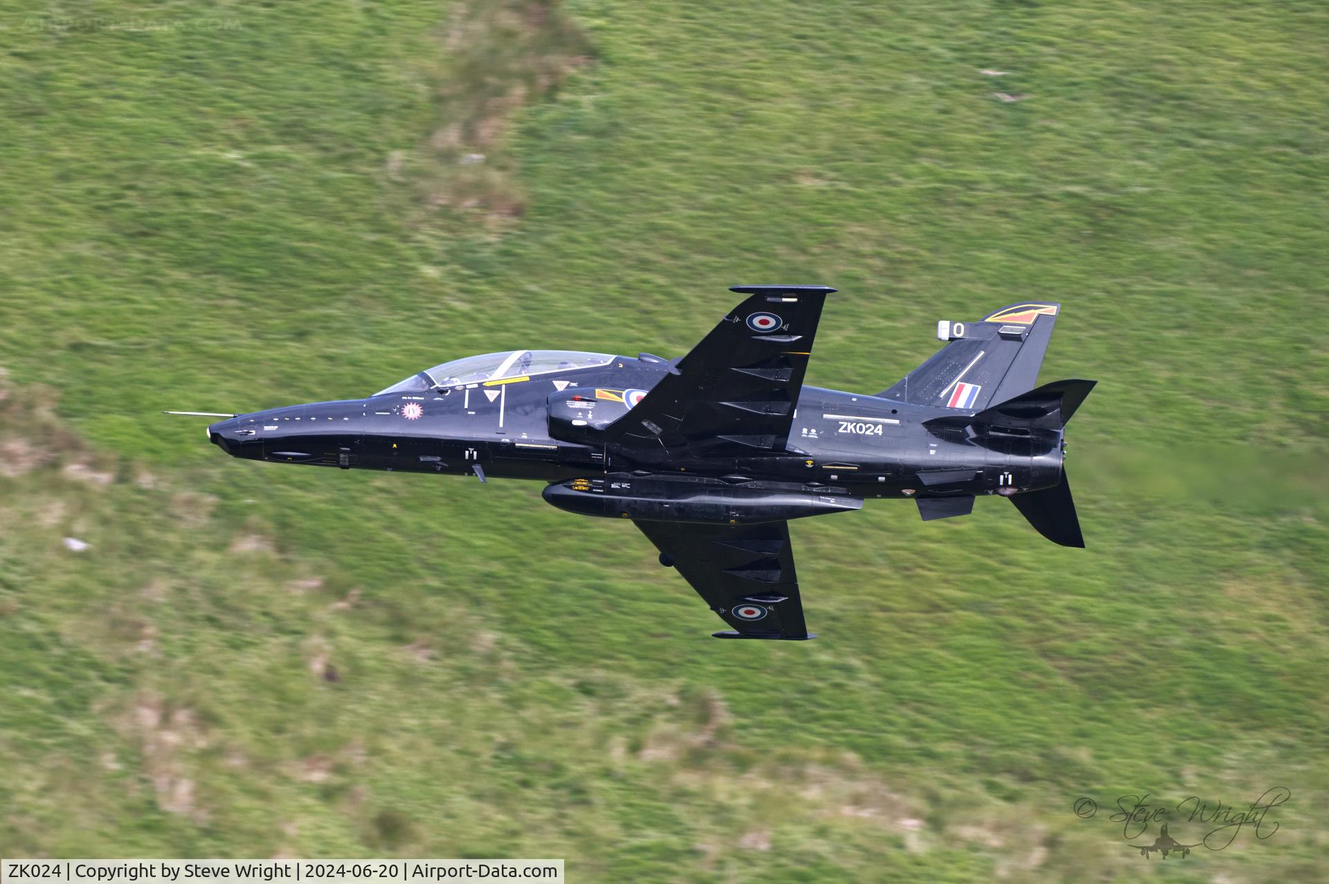 ZK024, 2009 British Aerospace Hawk T2 C/N RT015/1253, Cad East, Mach Loop. Cymru UK