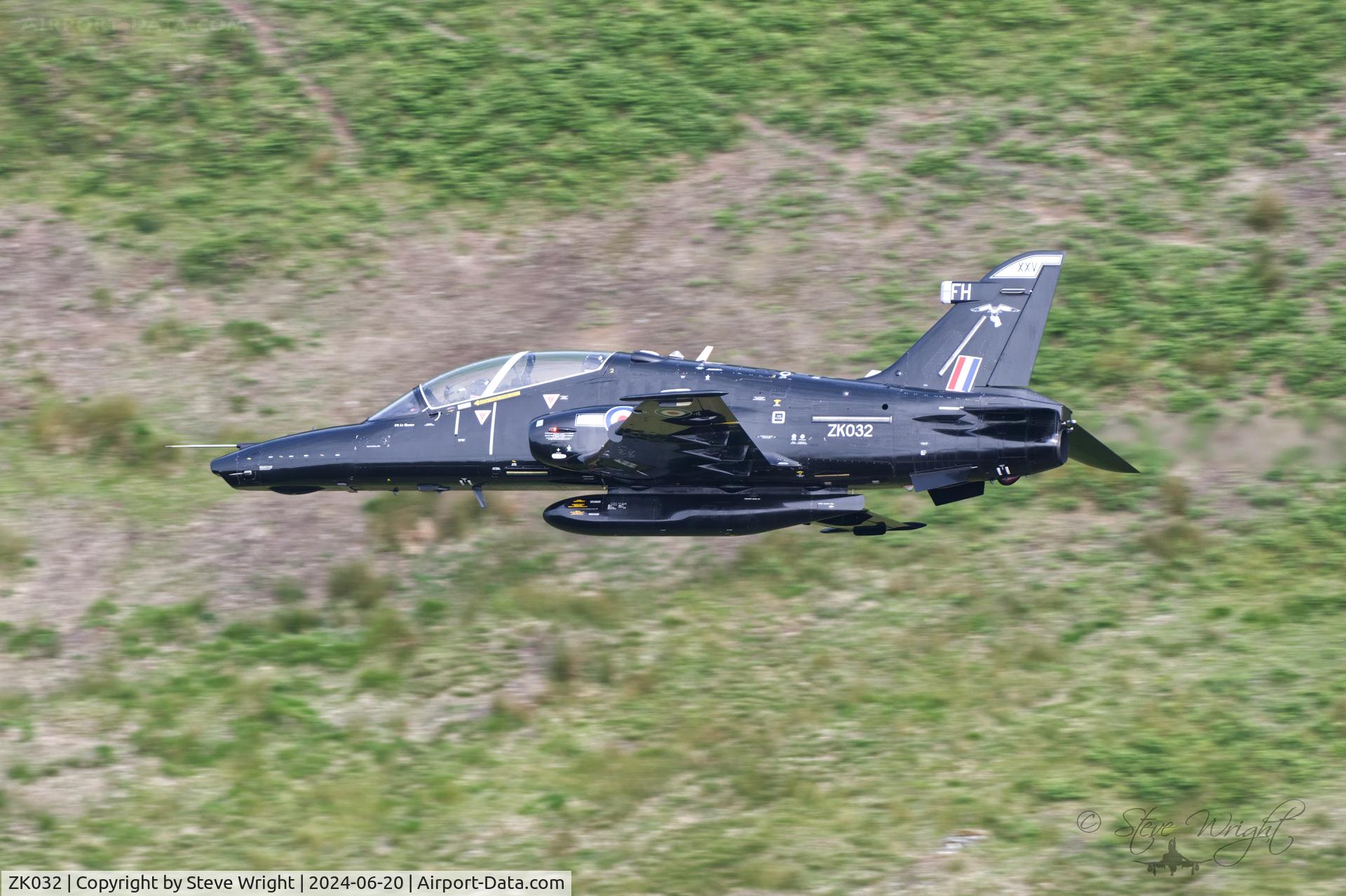 ZK032, 2009 British Aerospace Hawk T2 C/N RT023/1261, Cad East, Mach Loop. Cymru UK