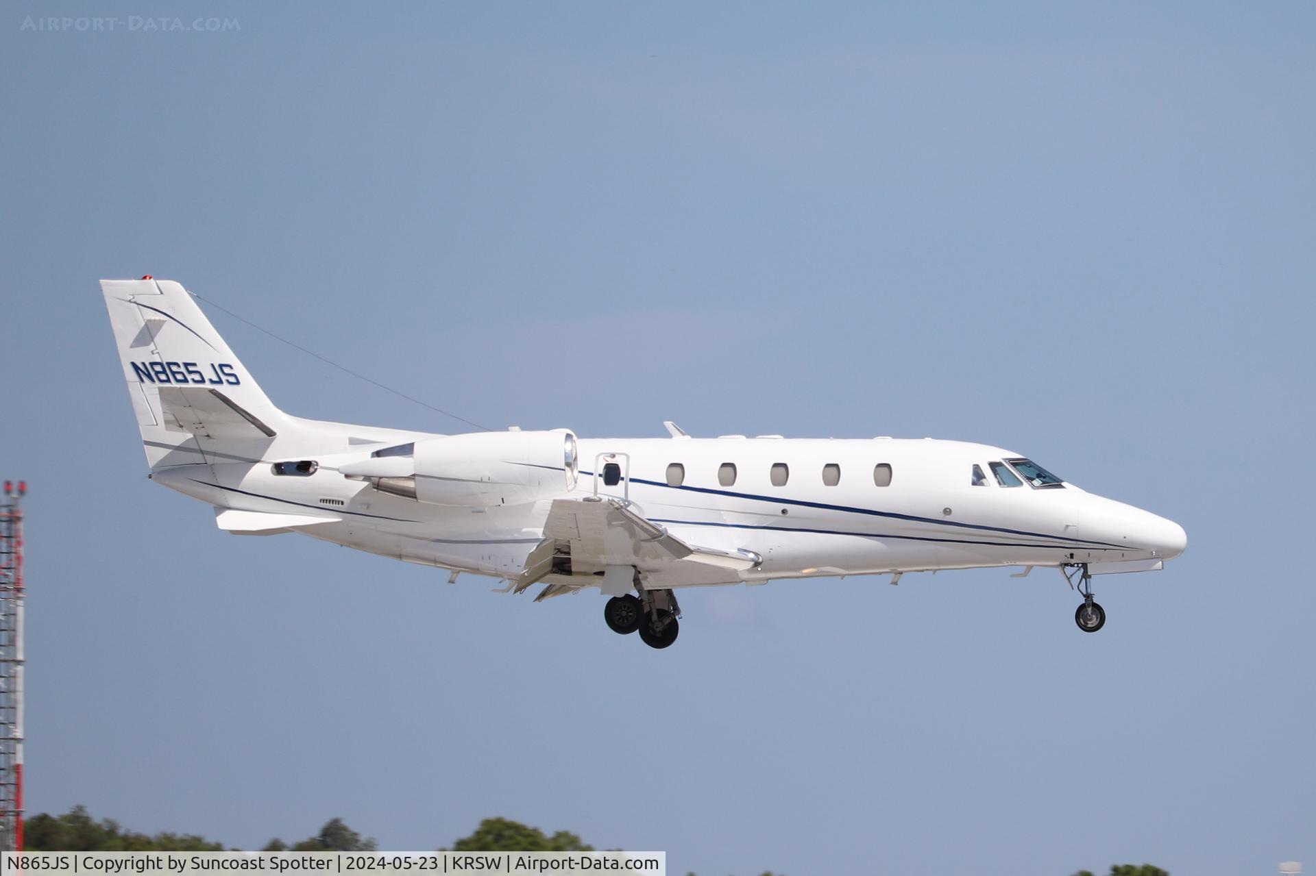 N865JS, 2002 Cessna 560XL C/N 560-5283, flyExclusive Flight 865 arrives on Runway 6 at Southwest Florida International Airport following flight from Philadelphia International Airport