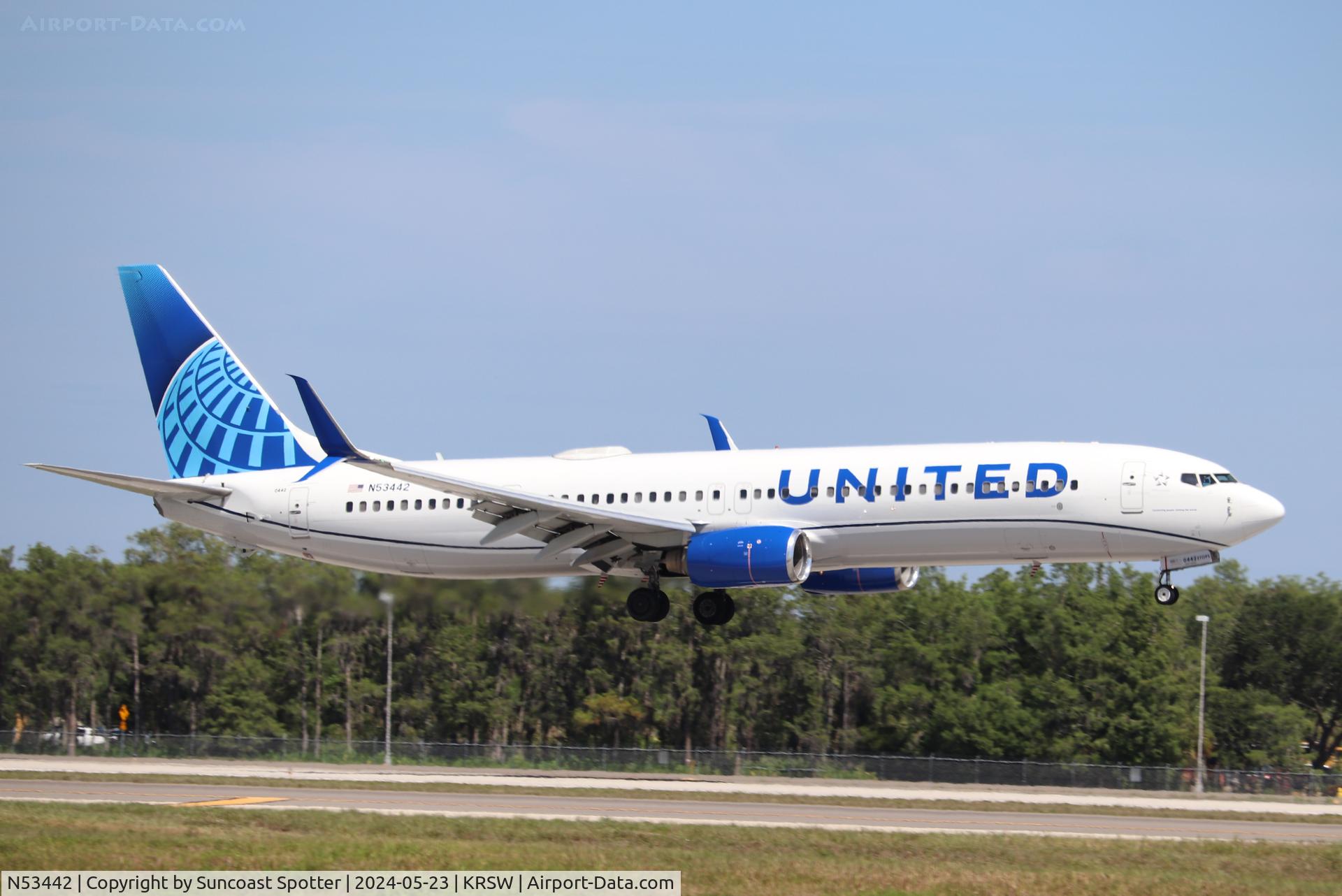 N53442, 2009 Boeing 737-924/ER C/N 33536, United Flight 1740 arrives on Runway 6 at Southwest Florida International Airport following flight from Chicago-O’Hare International Airport