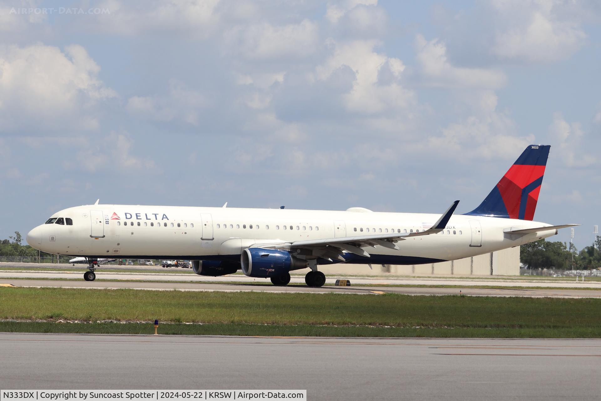 N333DX, Airbus A321-211 C/N 8026, Delta Flight 2208 taxis at Southwest Florida International Airport prior to flight to Detroit Metro Airport