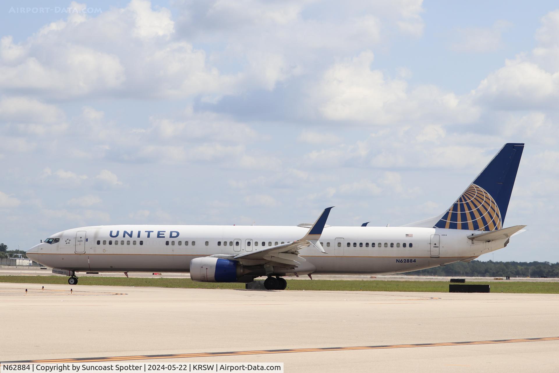N62884, 2015 Boeing 737-924/ER C/N 42203, United Flight 600 taxis at Southwest Florida International Airport prior to flight to Cleveland-Hopkins International Airport