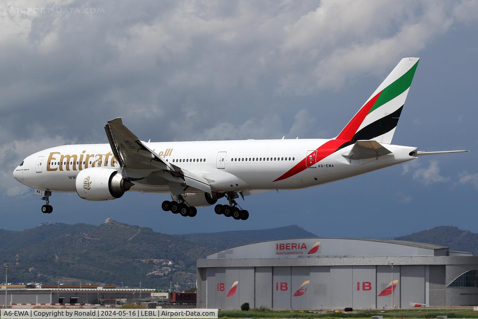 A6-EWA, 2007 Boeing 777-21H/LR C/N 35572, at bcn