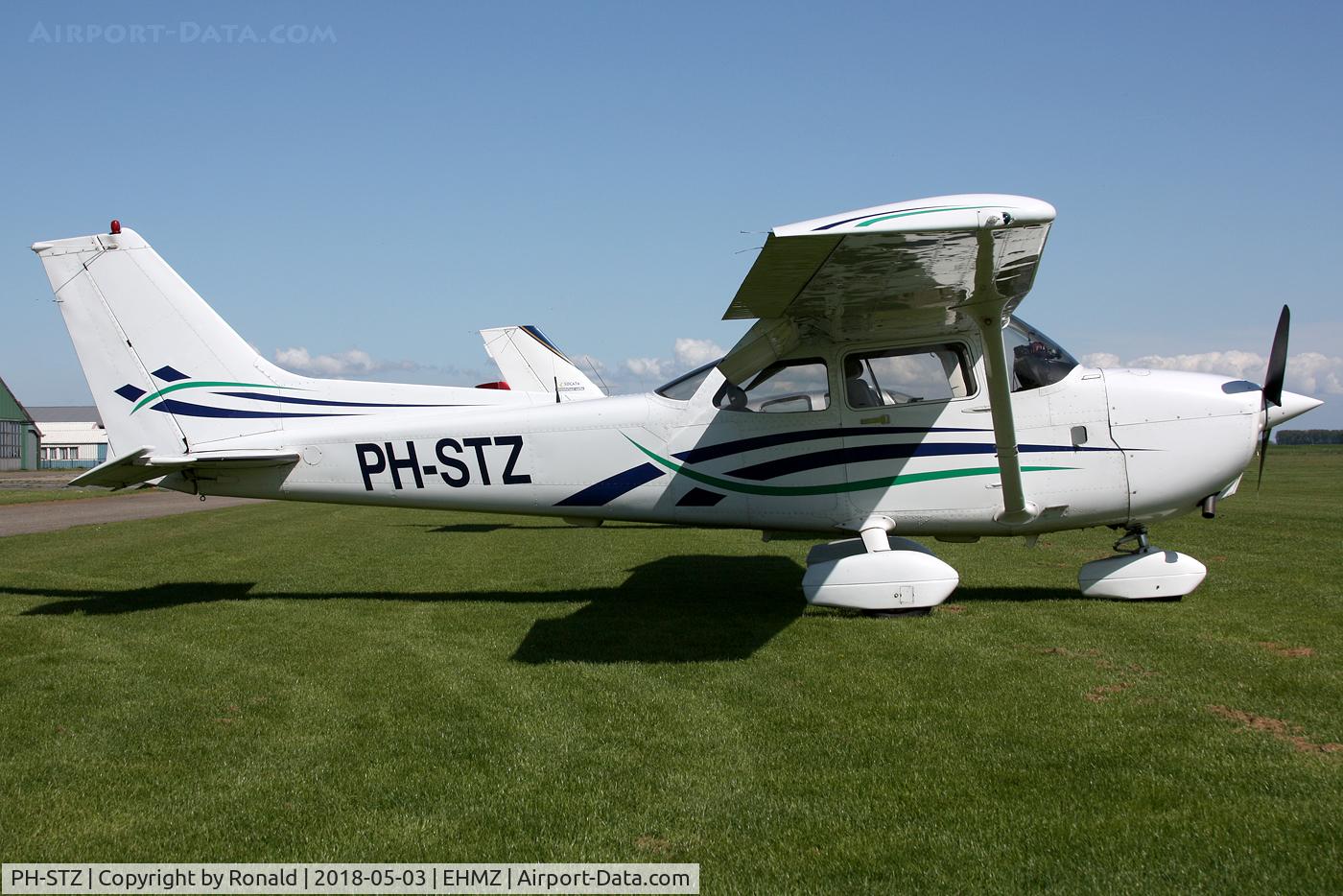 PH-STZ, 1997 Cessna C172S C/N 172-80246, at ehmz