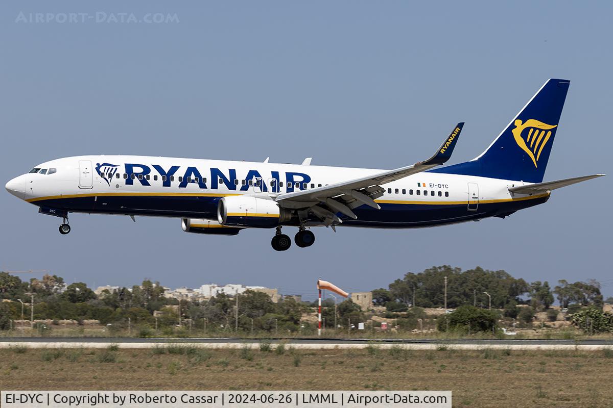 EI-DYC, 2008 Boeing 737-8AS C/N 36567, Runway 31