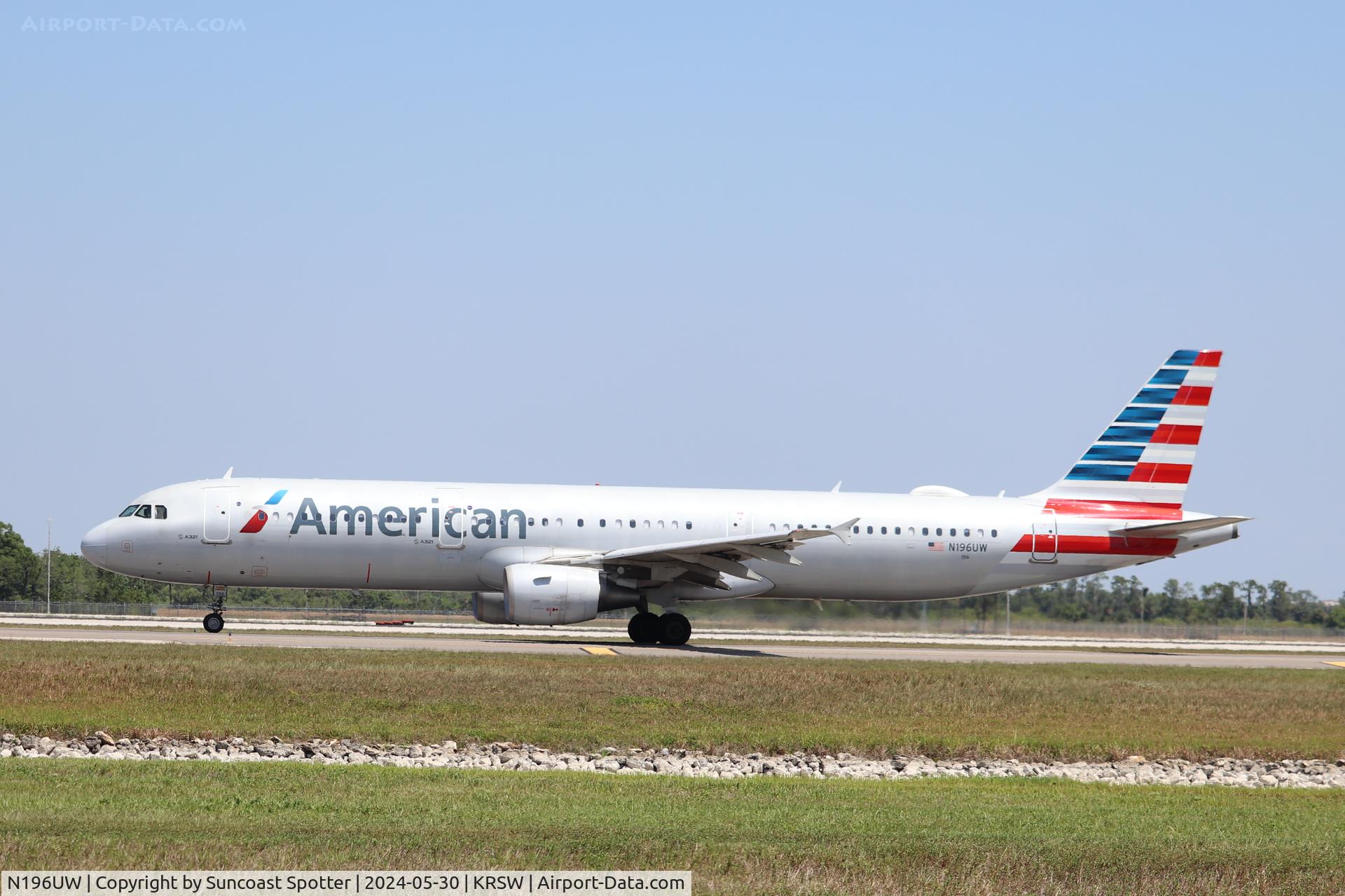 N196UW, 2009 Airbus A321-211 C/N 3879, American Flight 2024 taxis at Southwest Florida International Airport prior to flight to Charlotte-Douglas International Airport